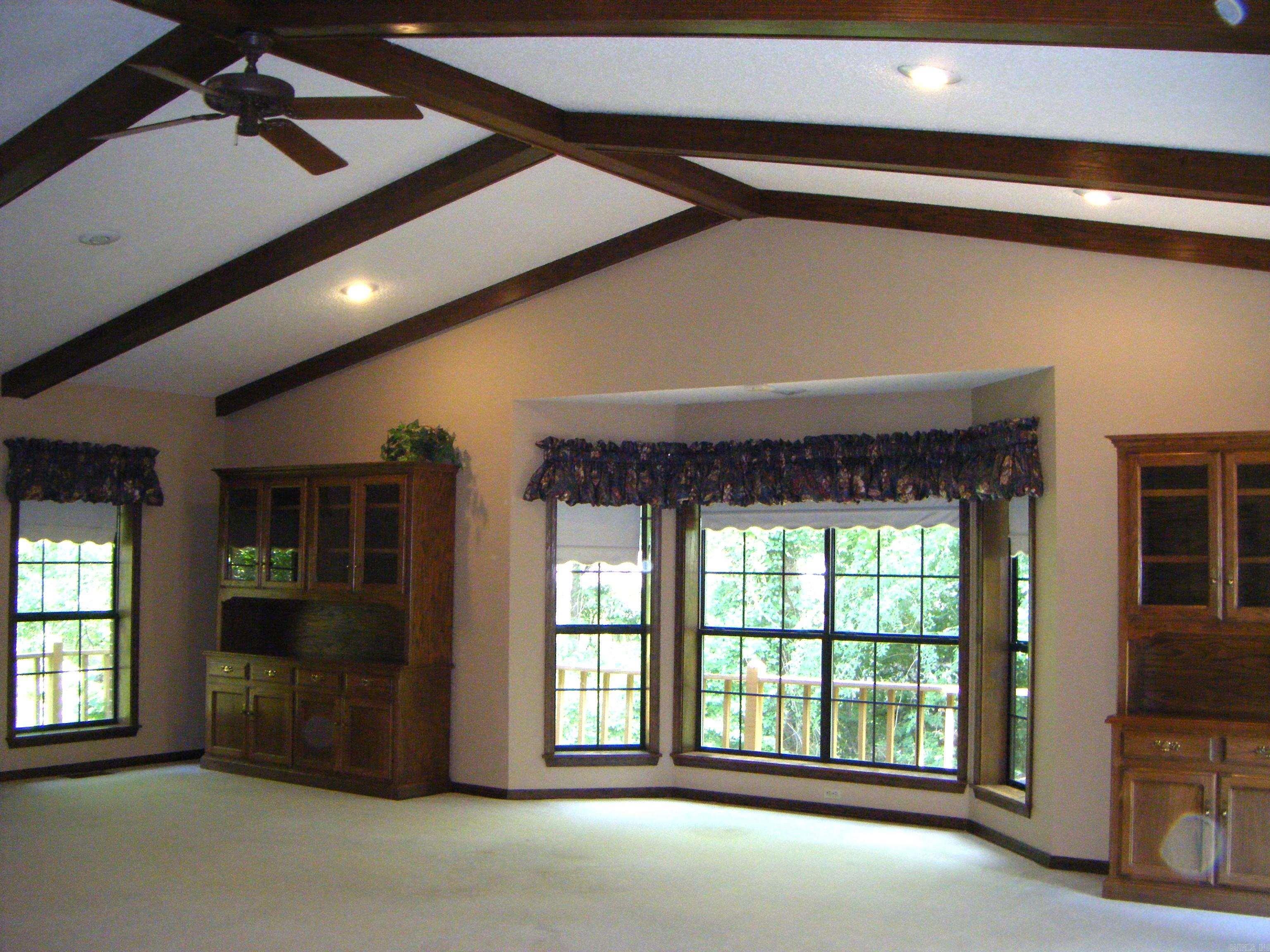 10 Lexington Circle