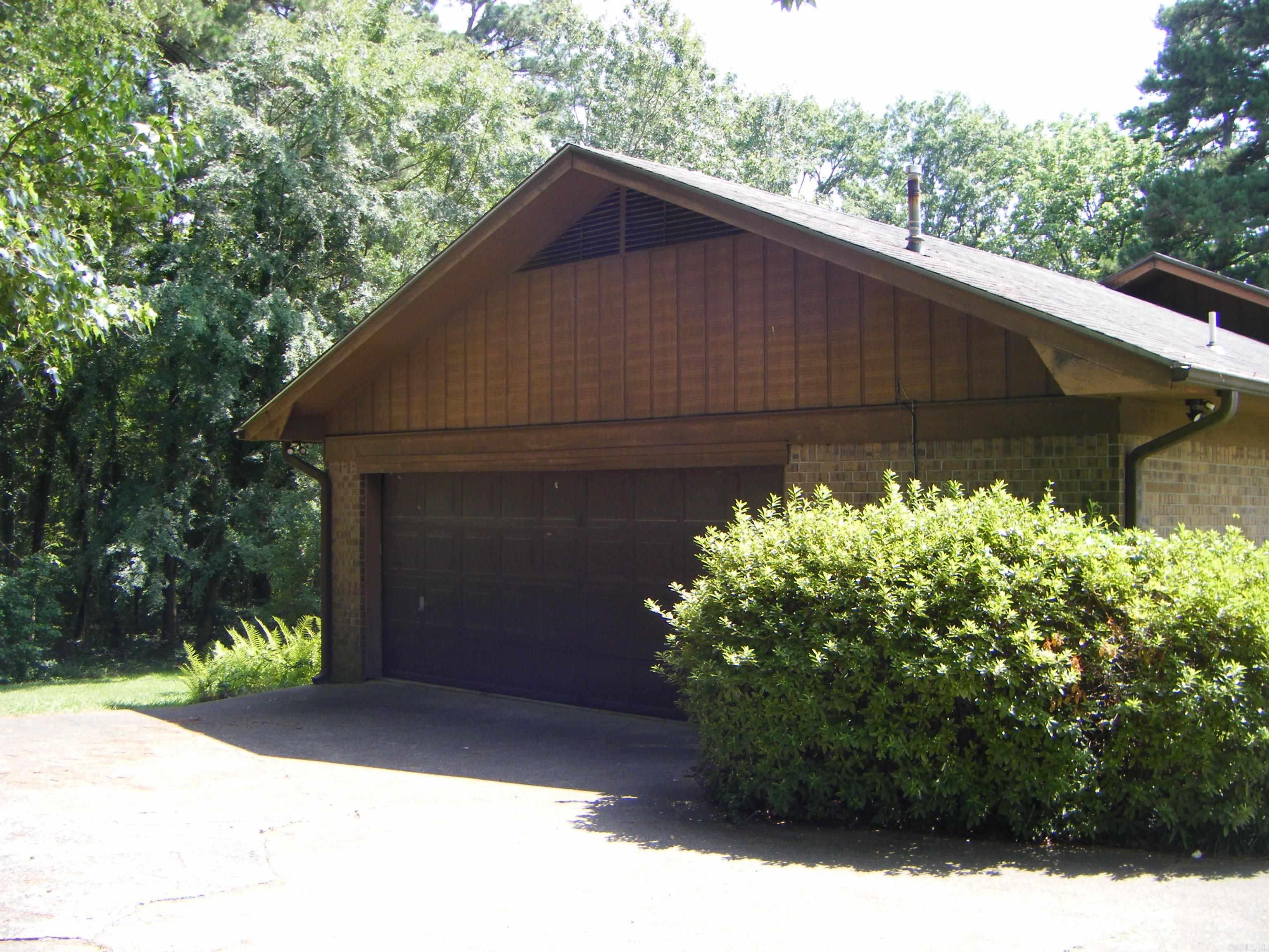 10 Lexington Circle