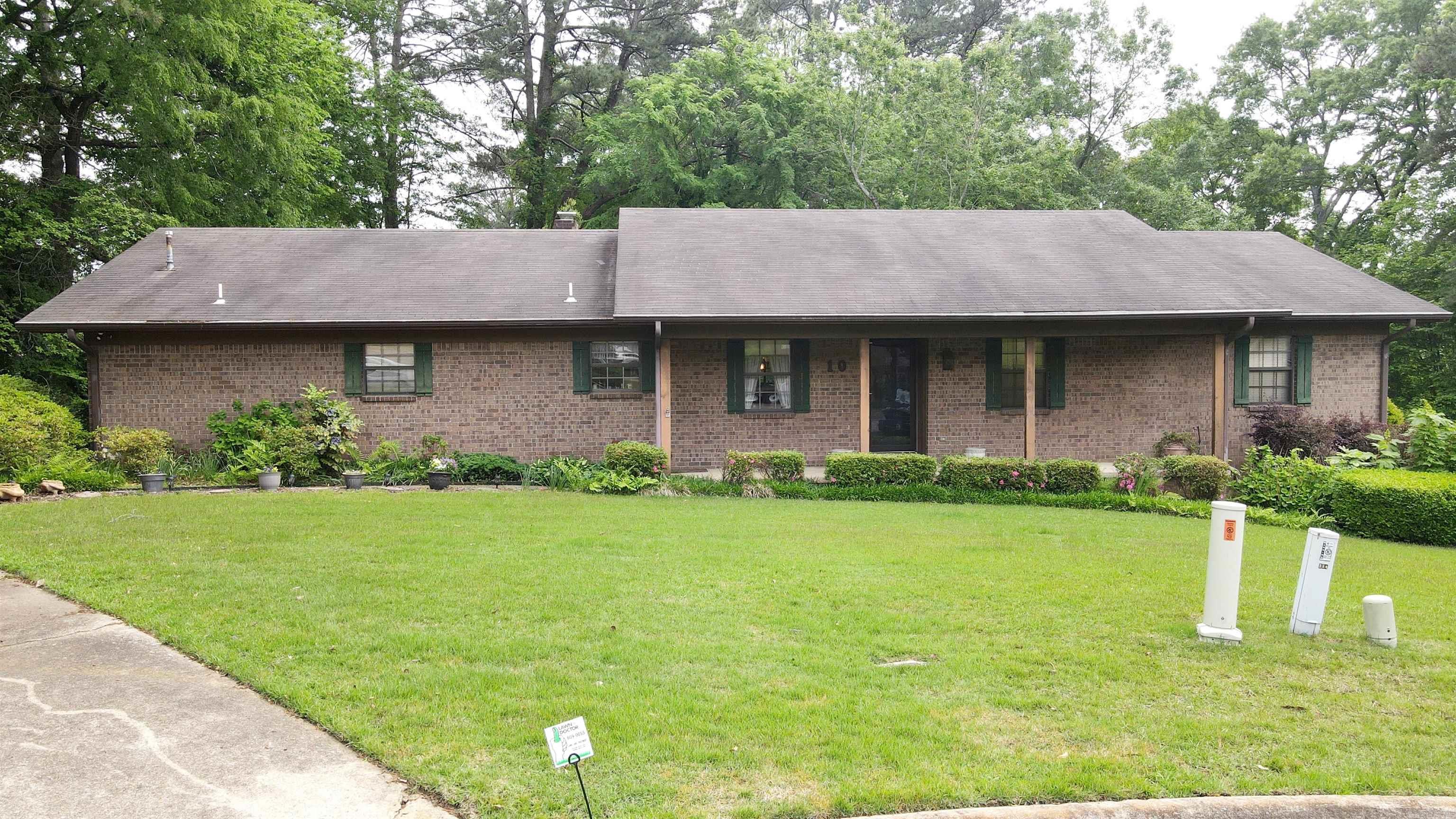 10 Lexington Circle