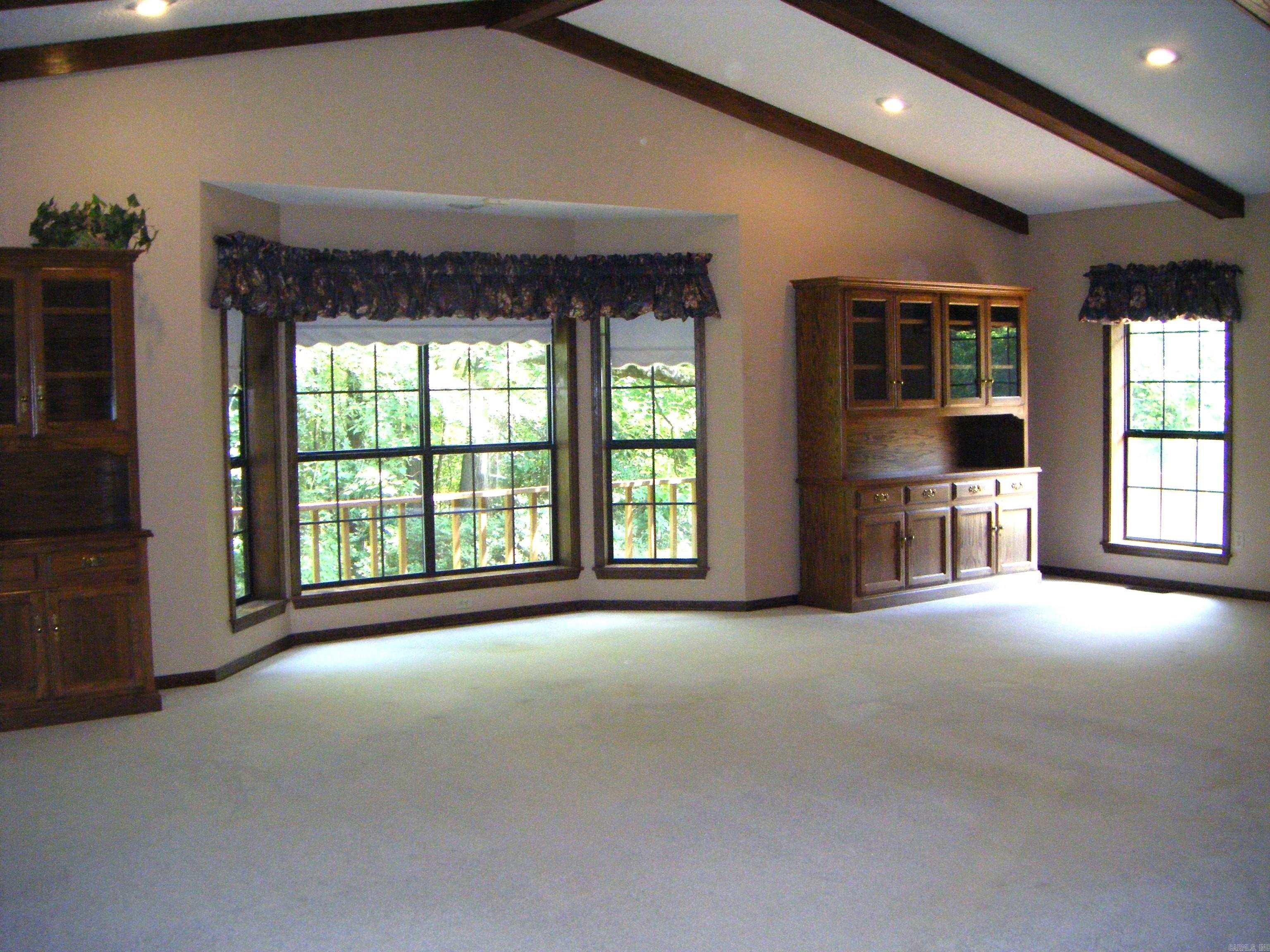 10 Lexington Circle