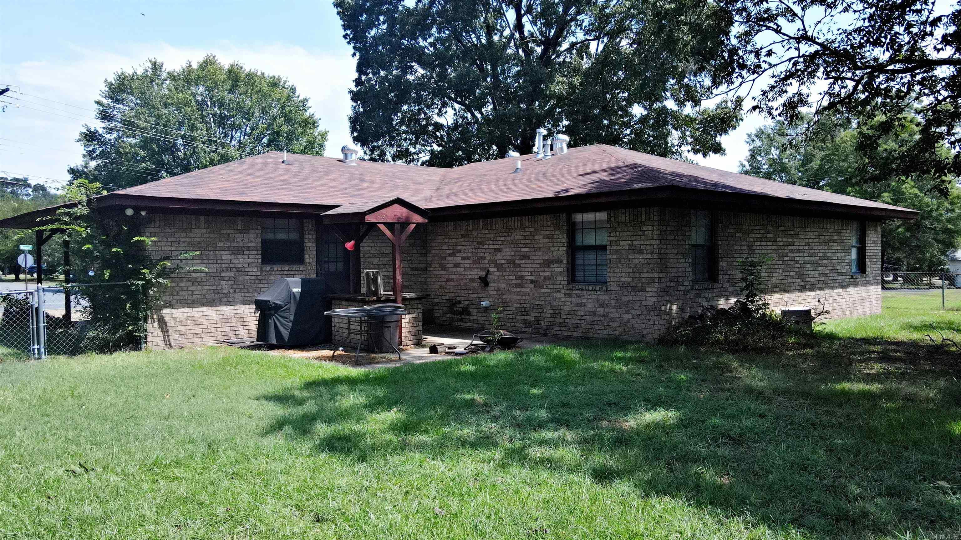 2427 Walnut Street