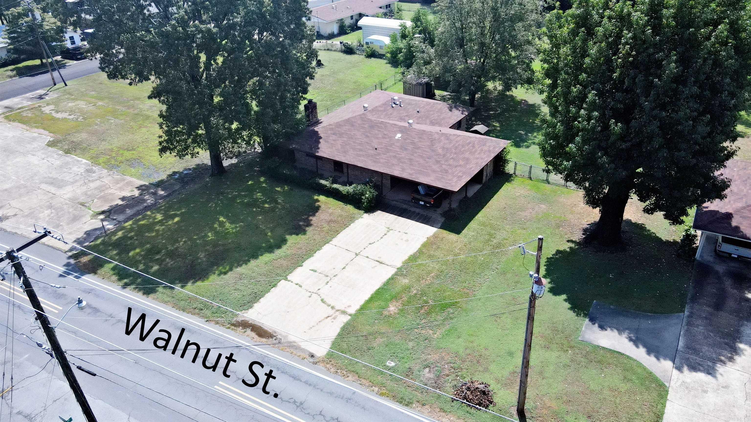 2427 Walnut Street