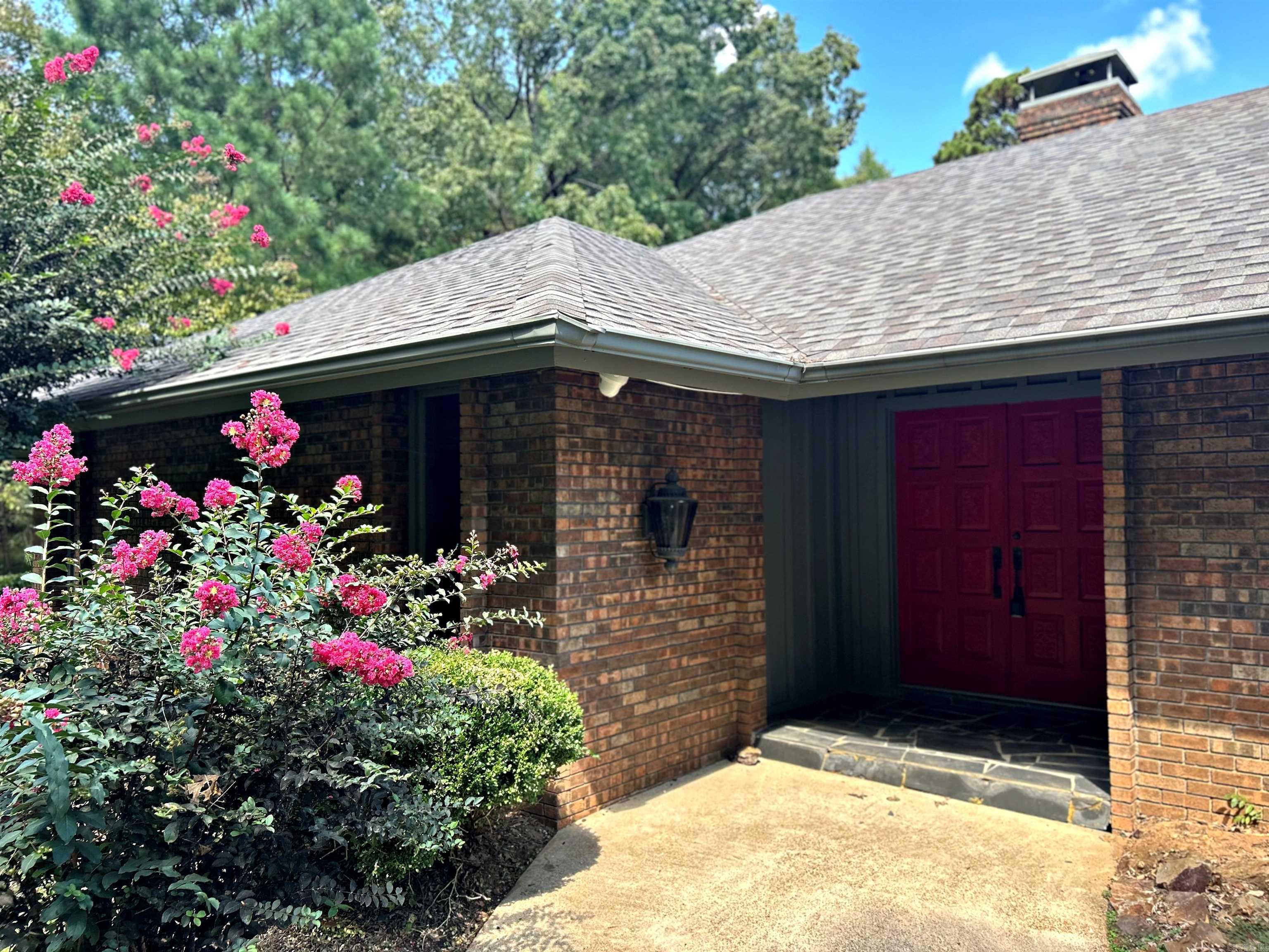 1414 Country Club Road