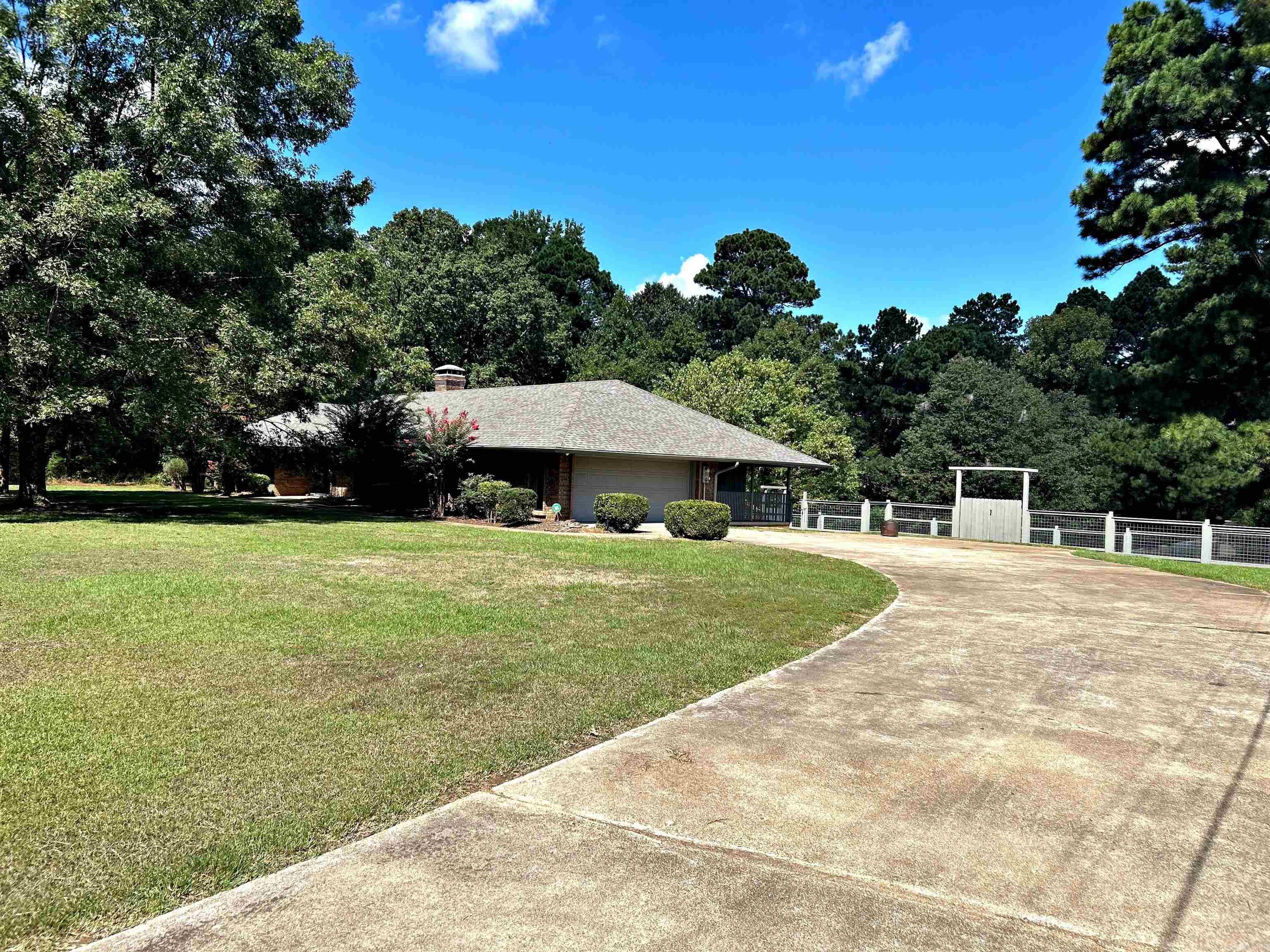 1414 Country Club Road