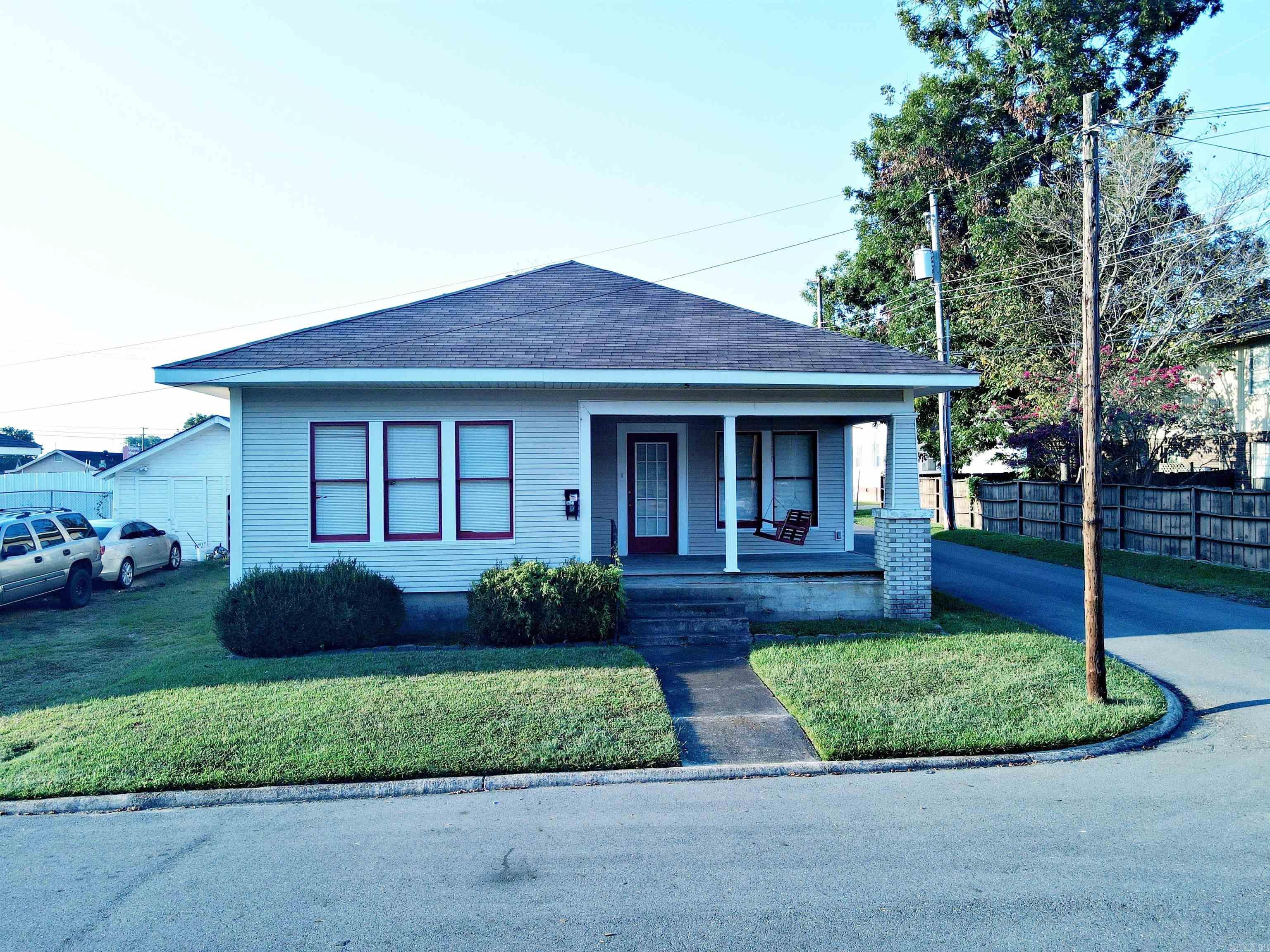 1021 Hickory Street