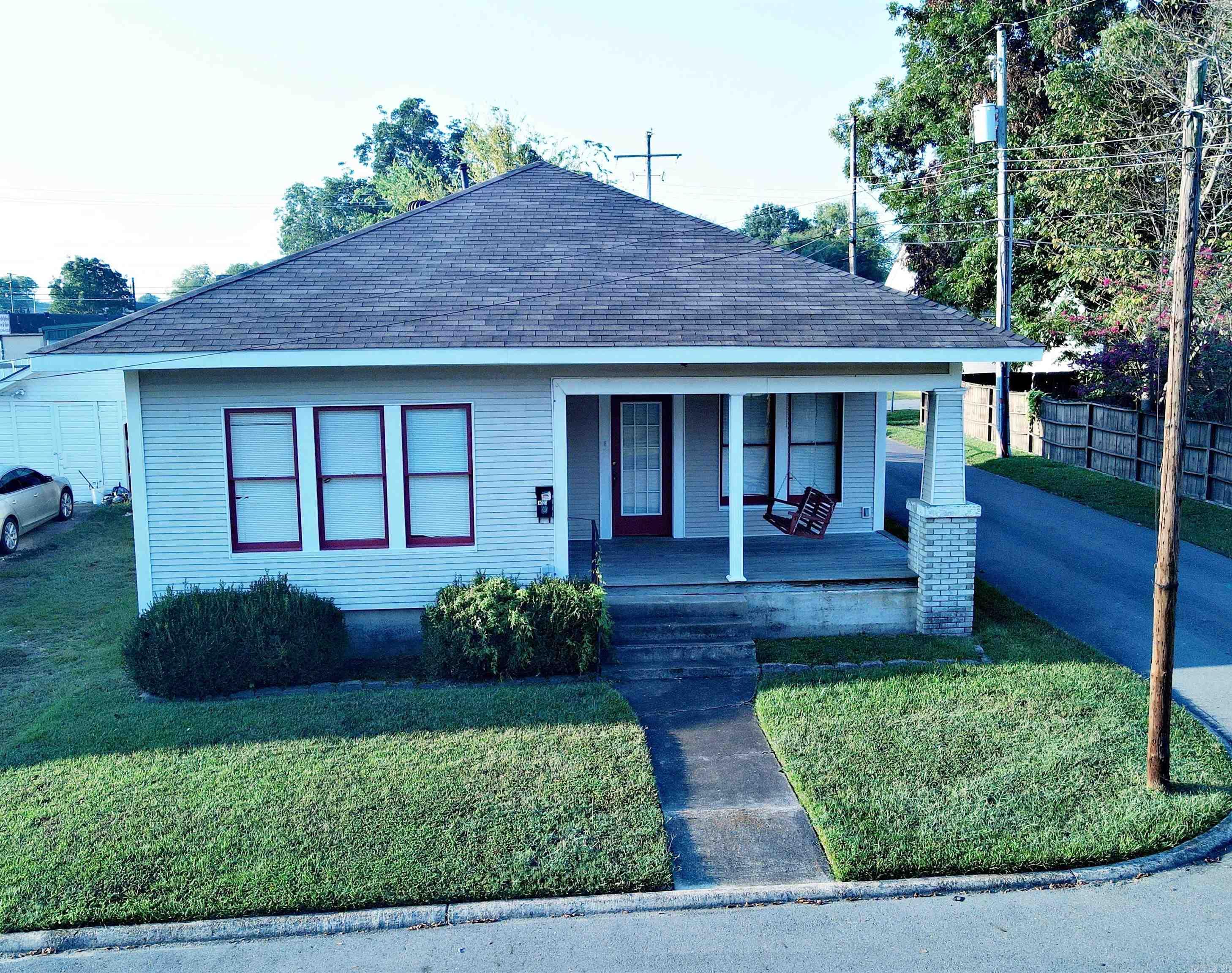 1021 Hickory Street