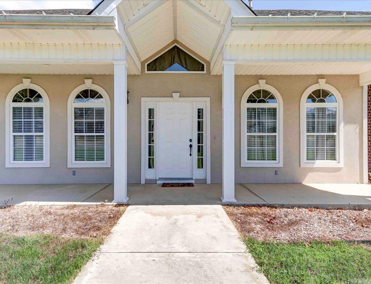 102 Golden Eye Court