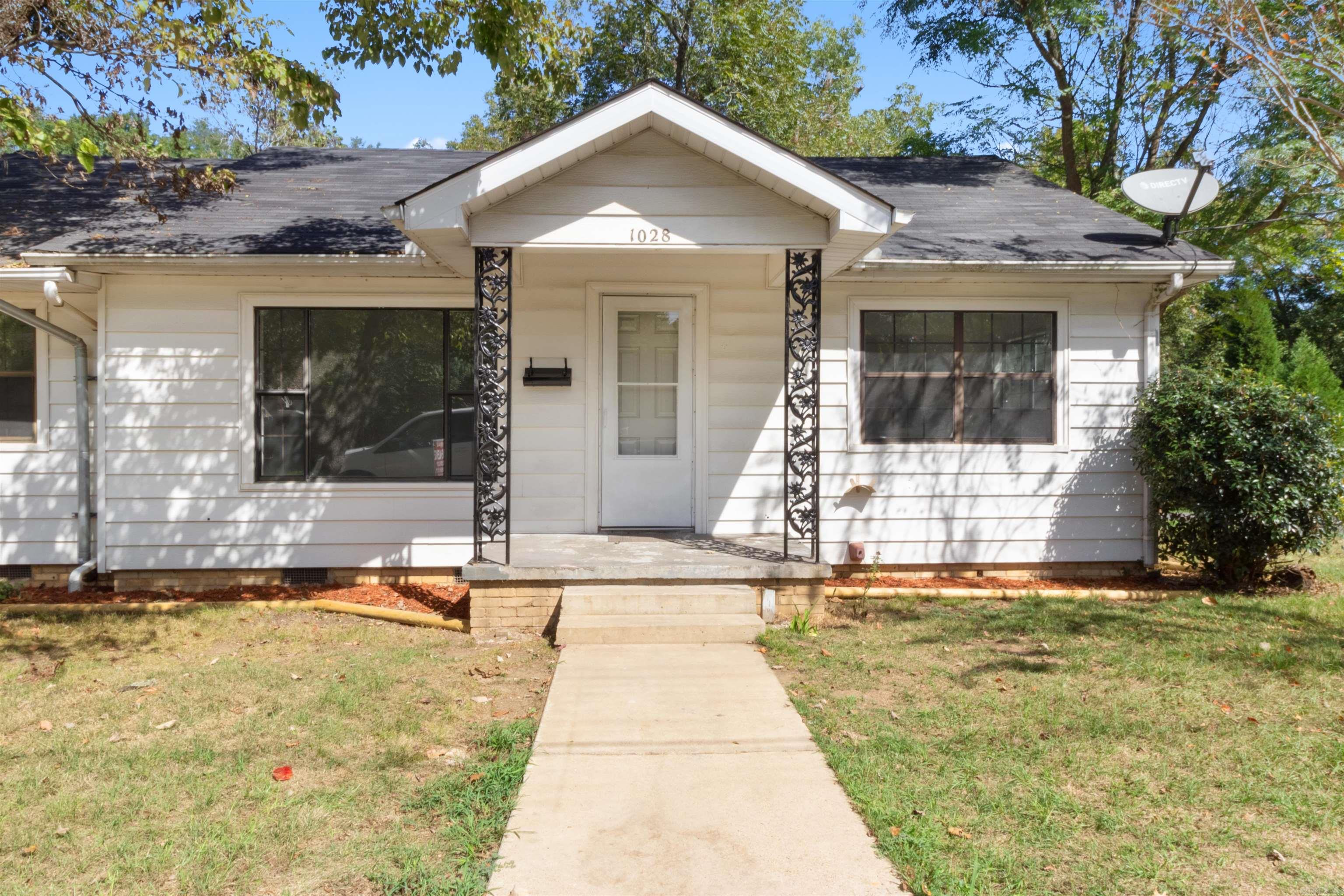 1028 E Highland Ave