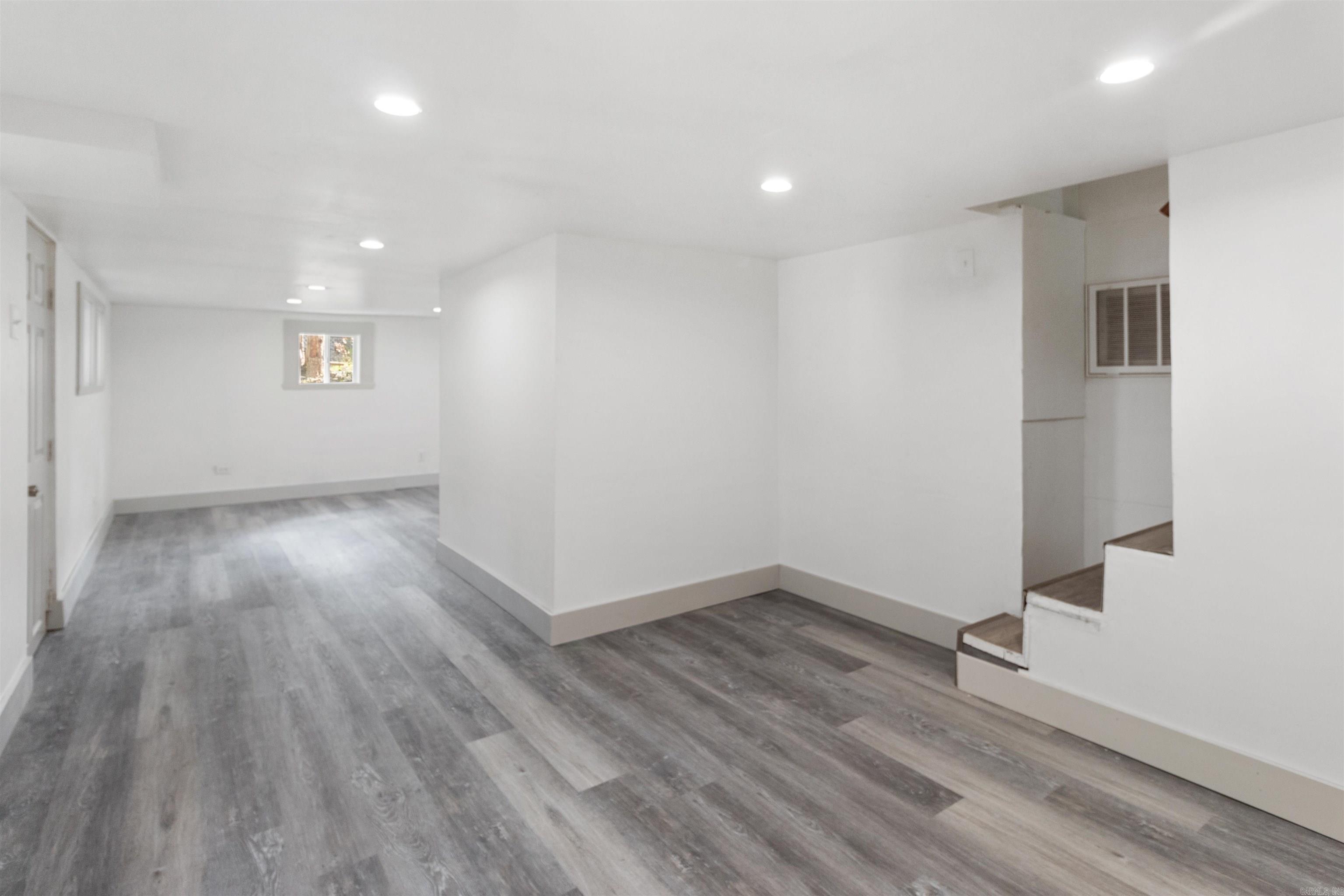 1028 E Highland Ave