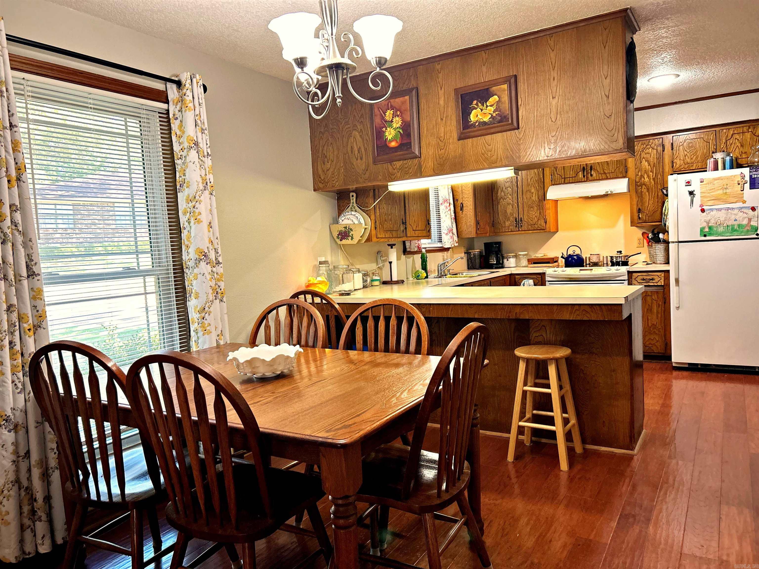 2 Holly Oak Drive