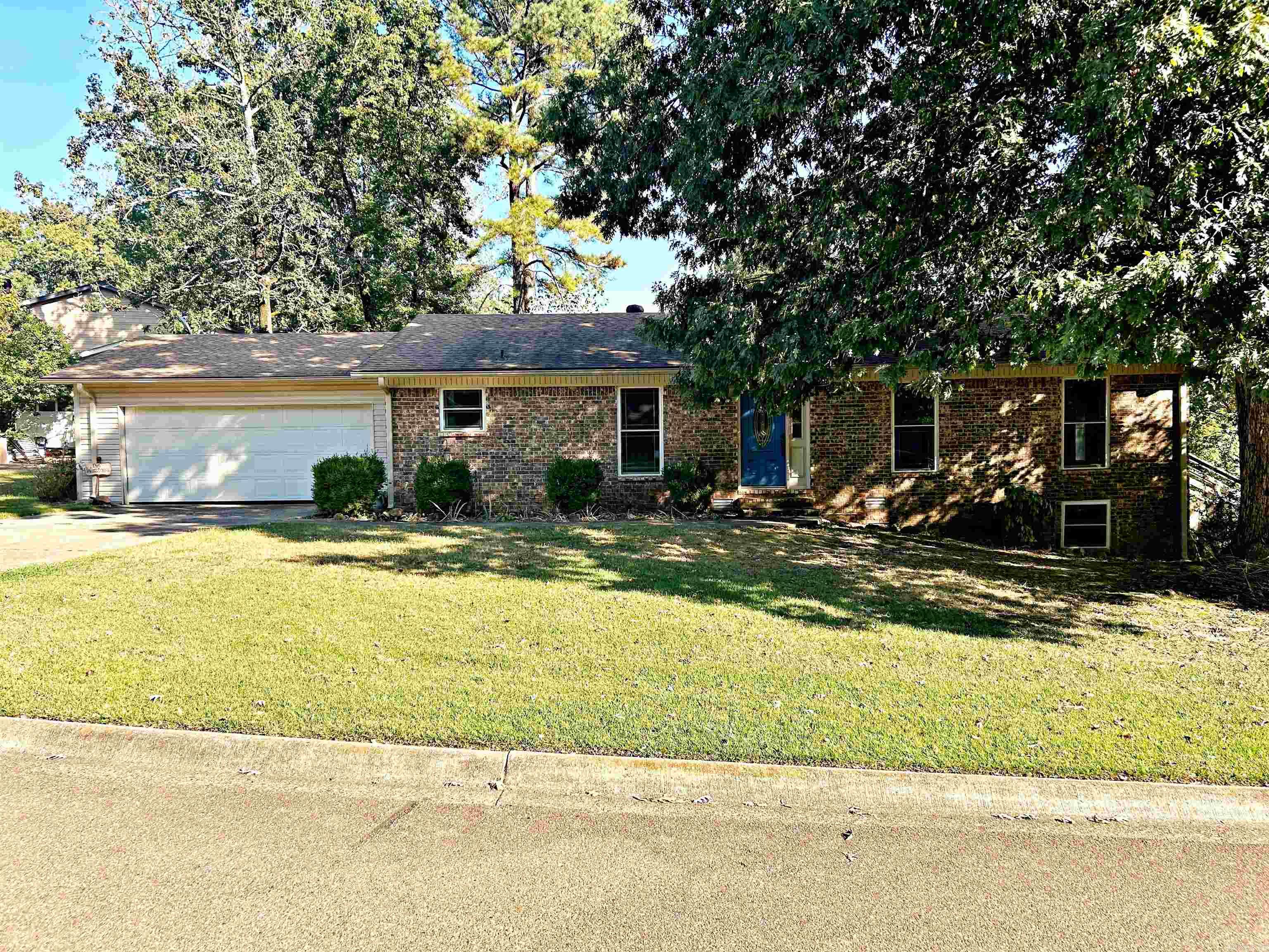 2 Holly Oak Drive