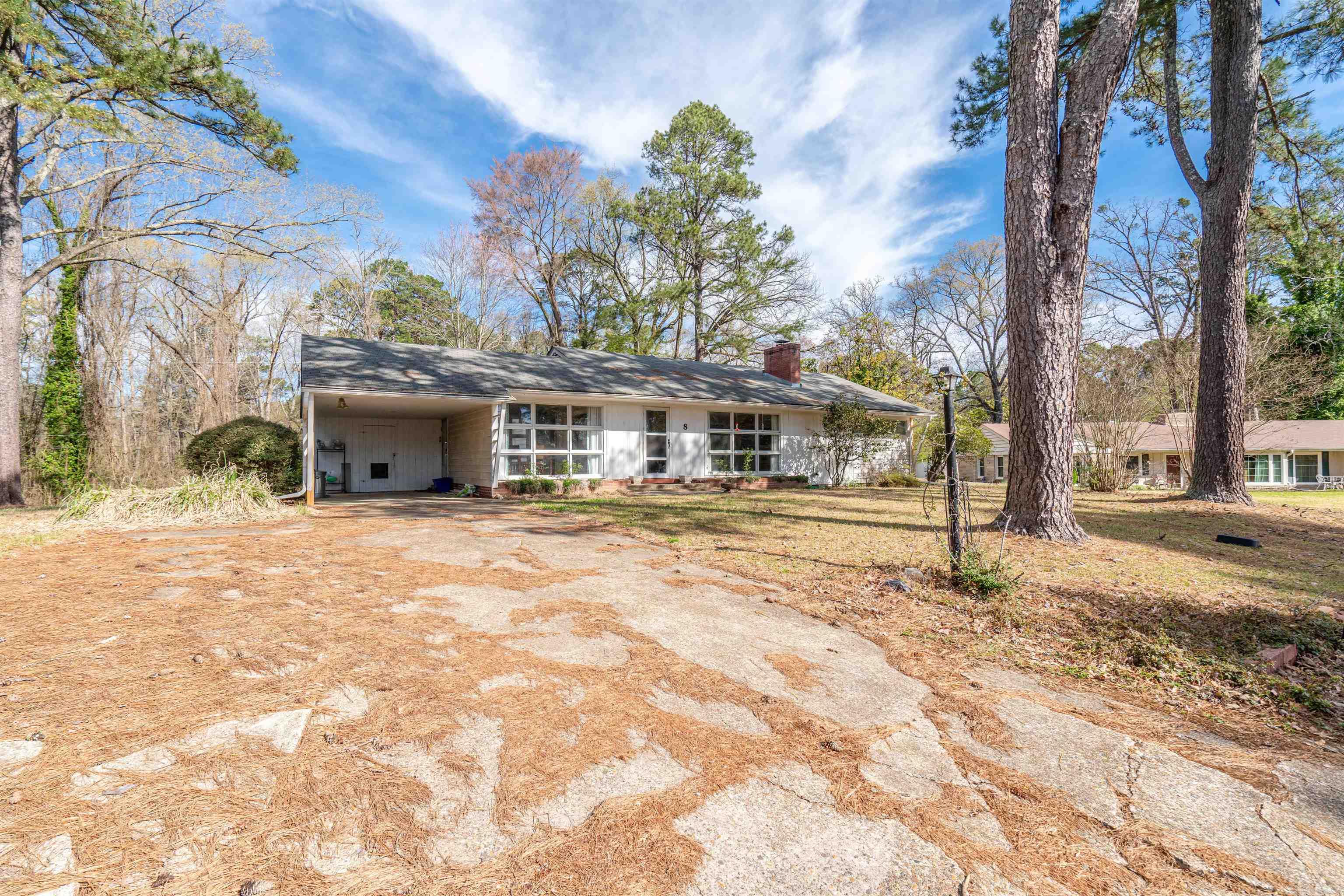 8 Pinewood Drive