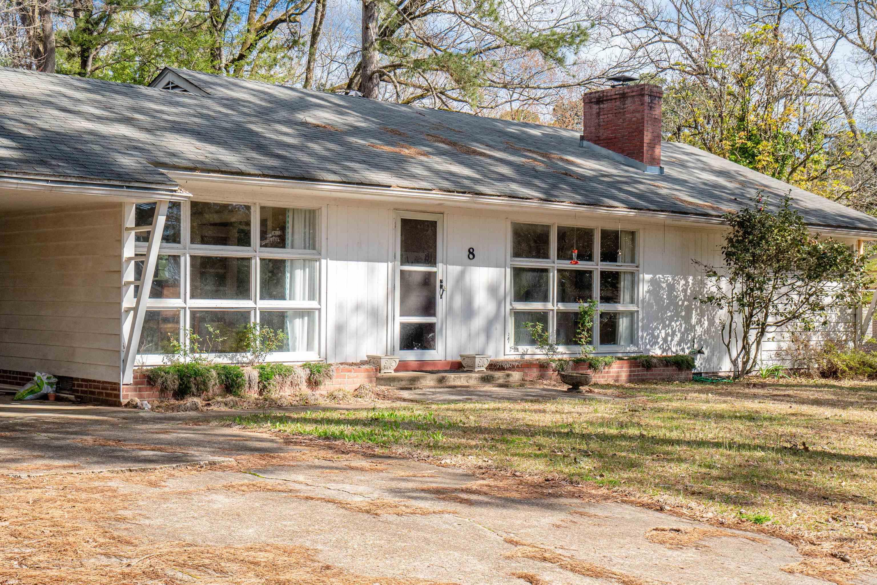 8 Pinewood Drive