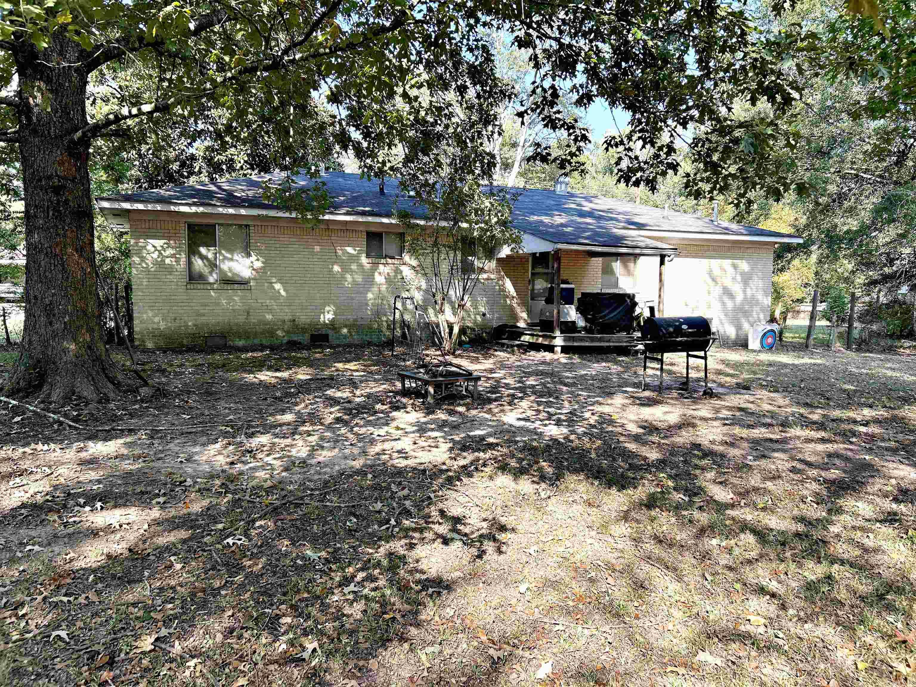 2709 Center Street