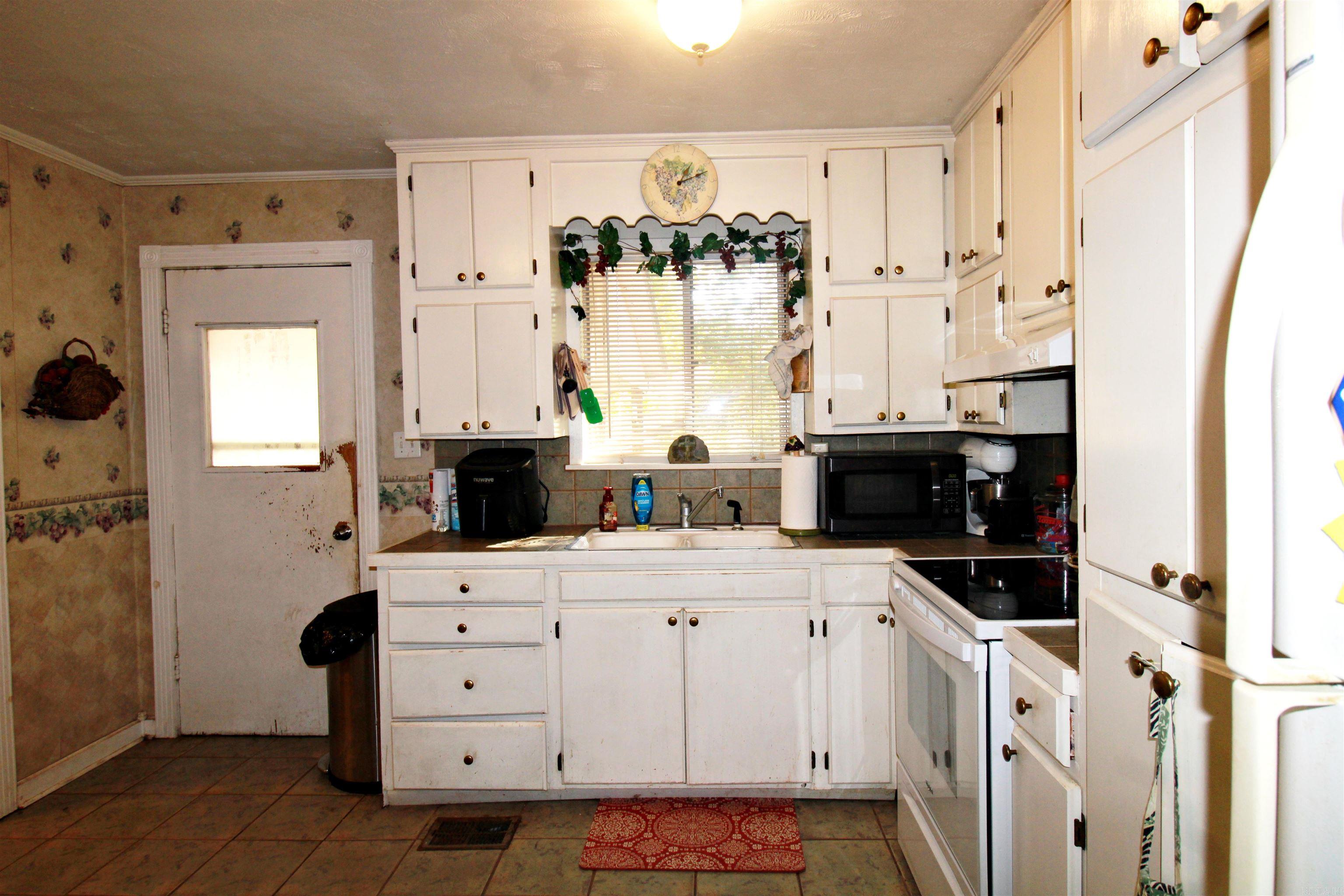 2709 Center Street