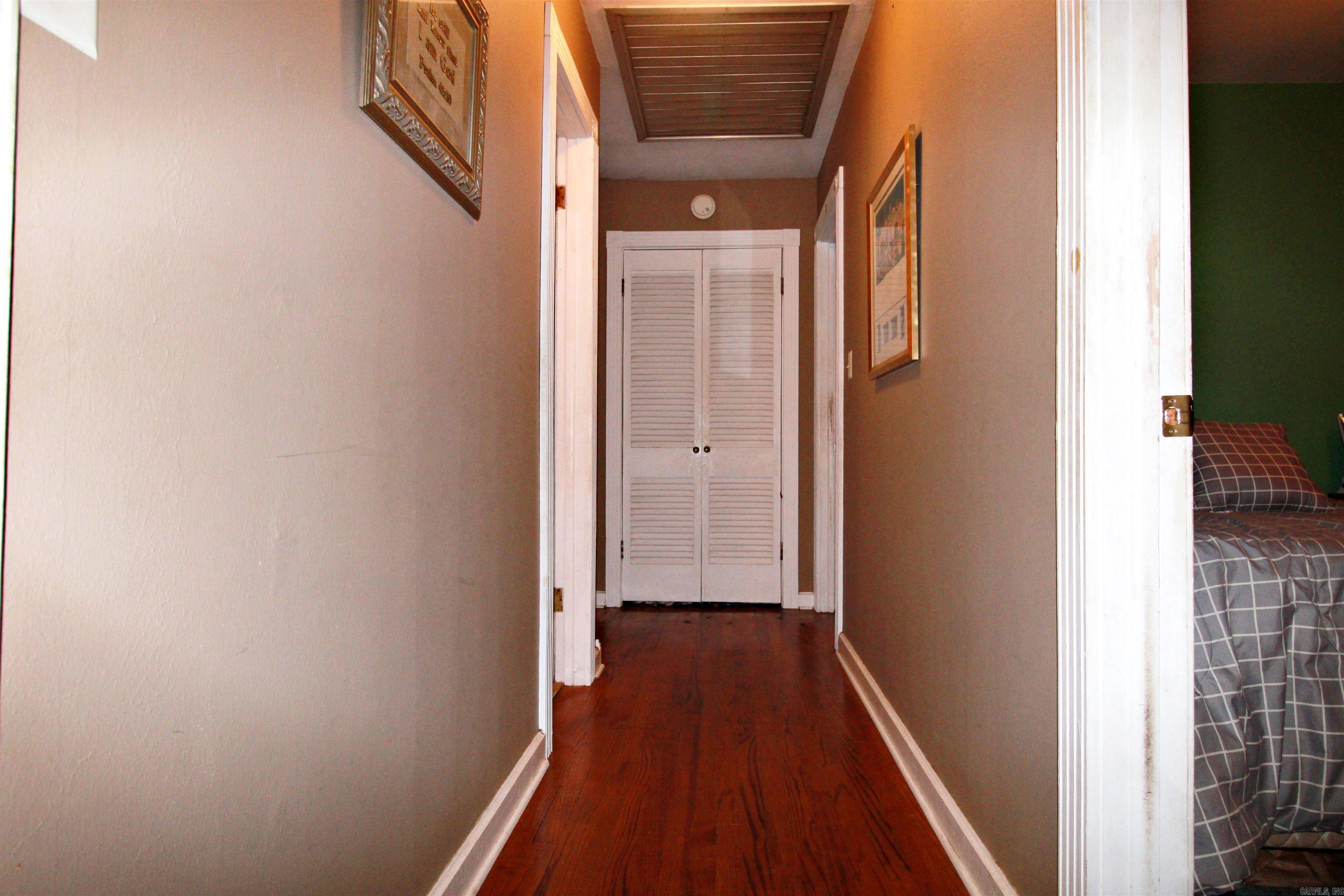 2709 Center Street