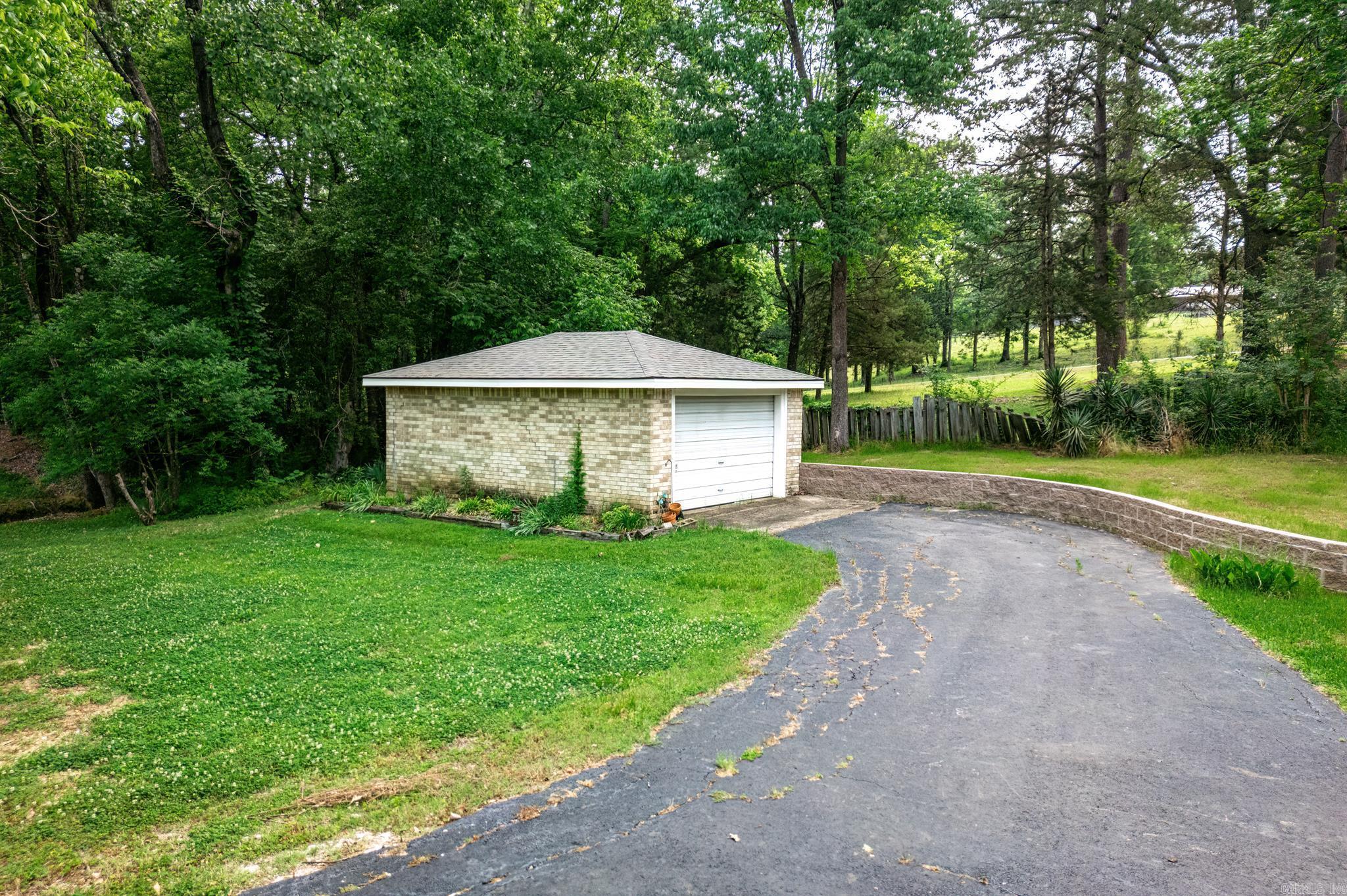 64 Dogwood Dr Drive