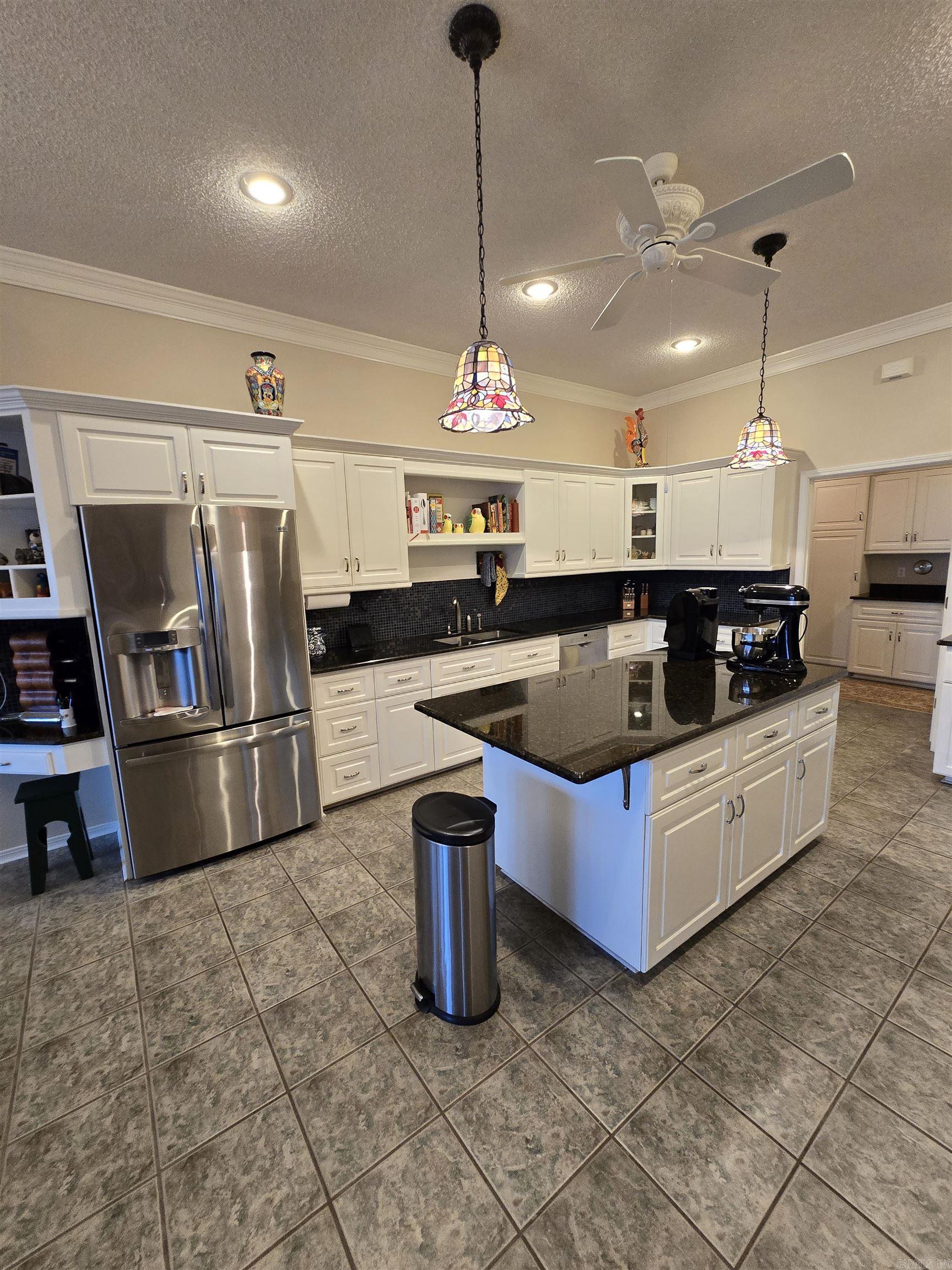 10 Timber Ridge Circle