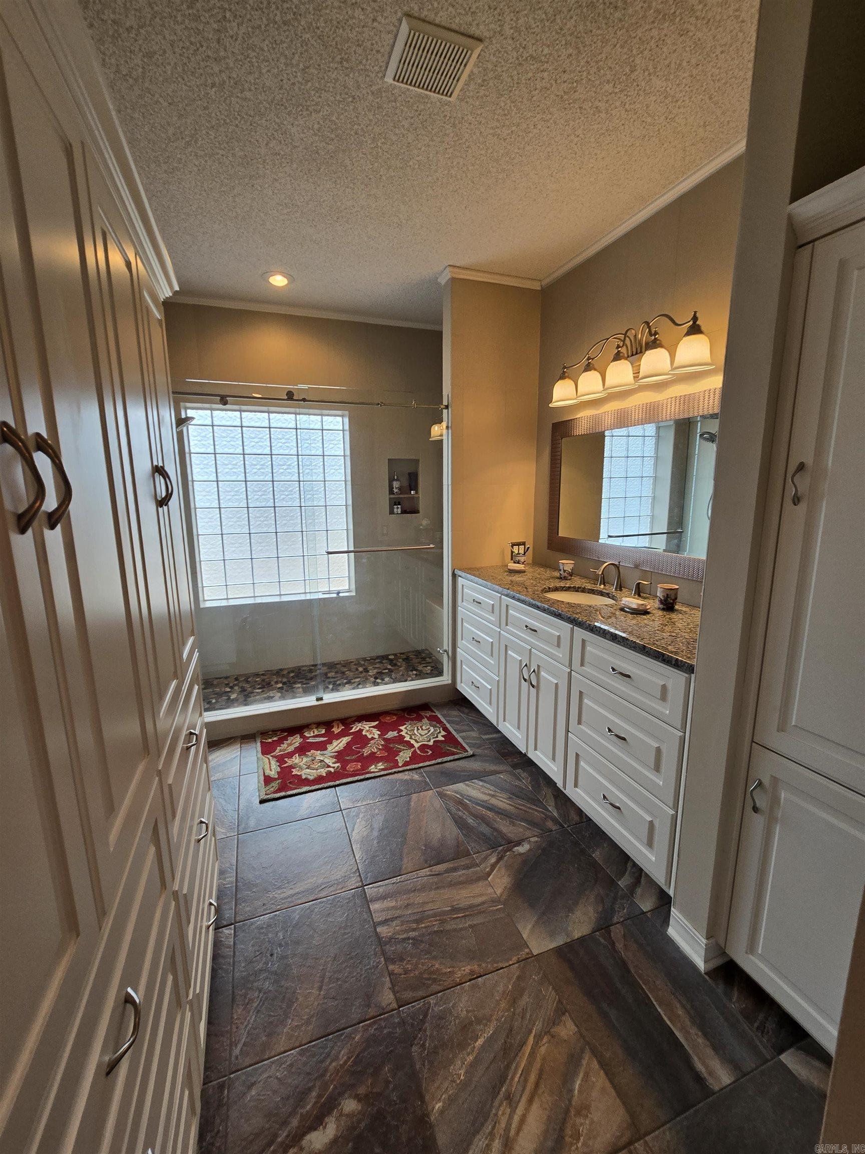 10 Timber Ridge Circle