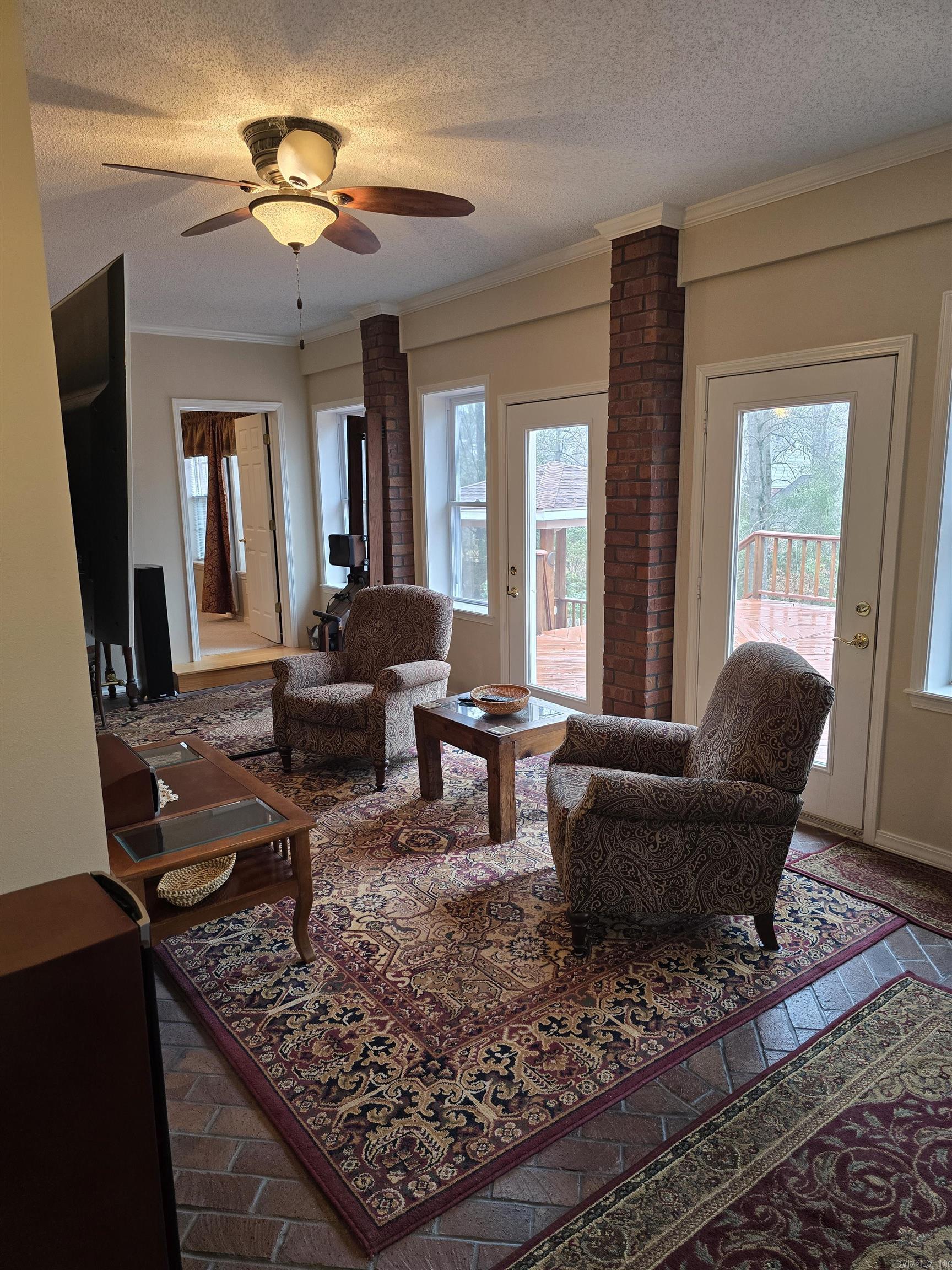 10 Timber Ridge Circle