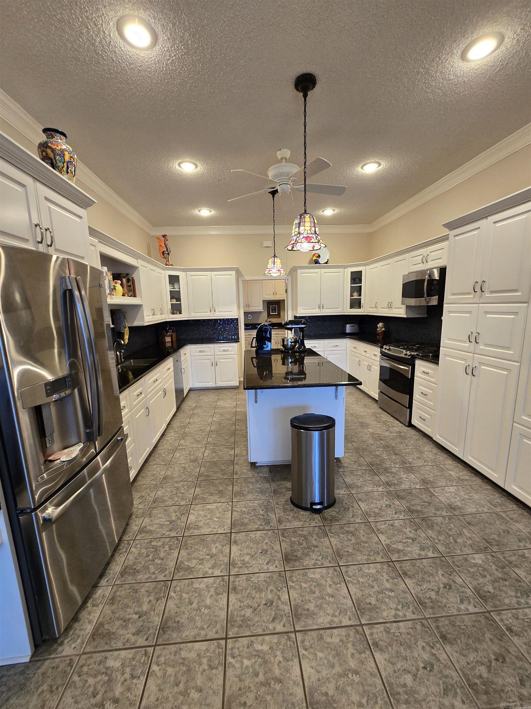 10 Timber Ridge Circle