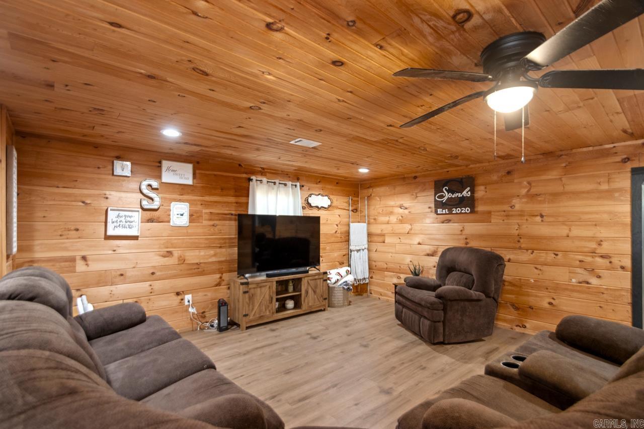 433 Seminole Rd