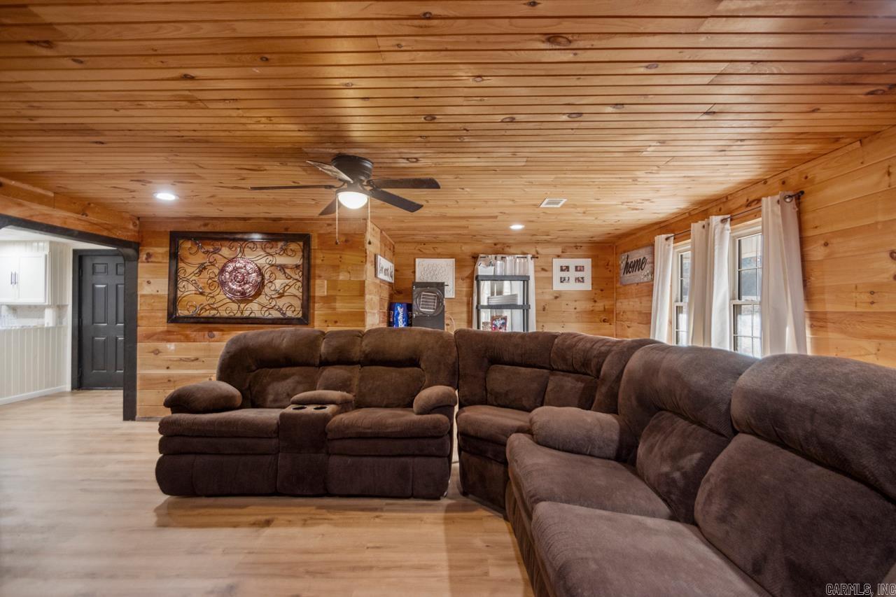 433 Seminole Rd