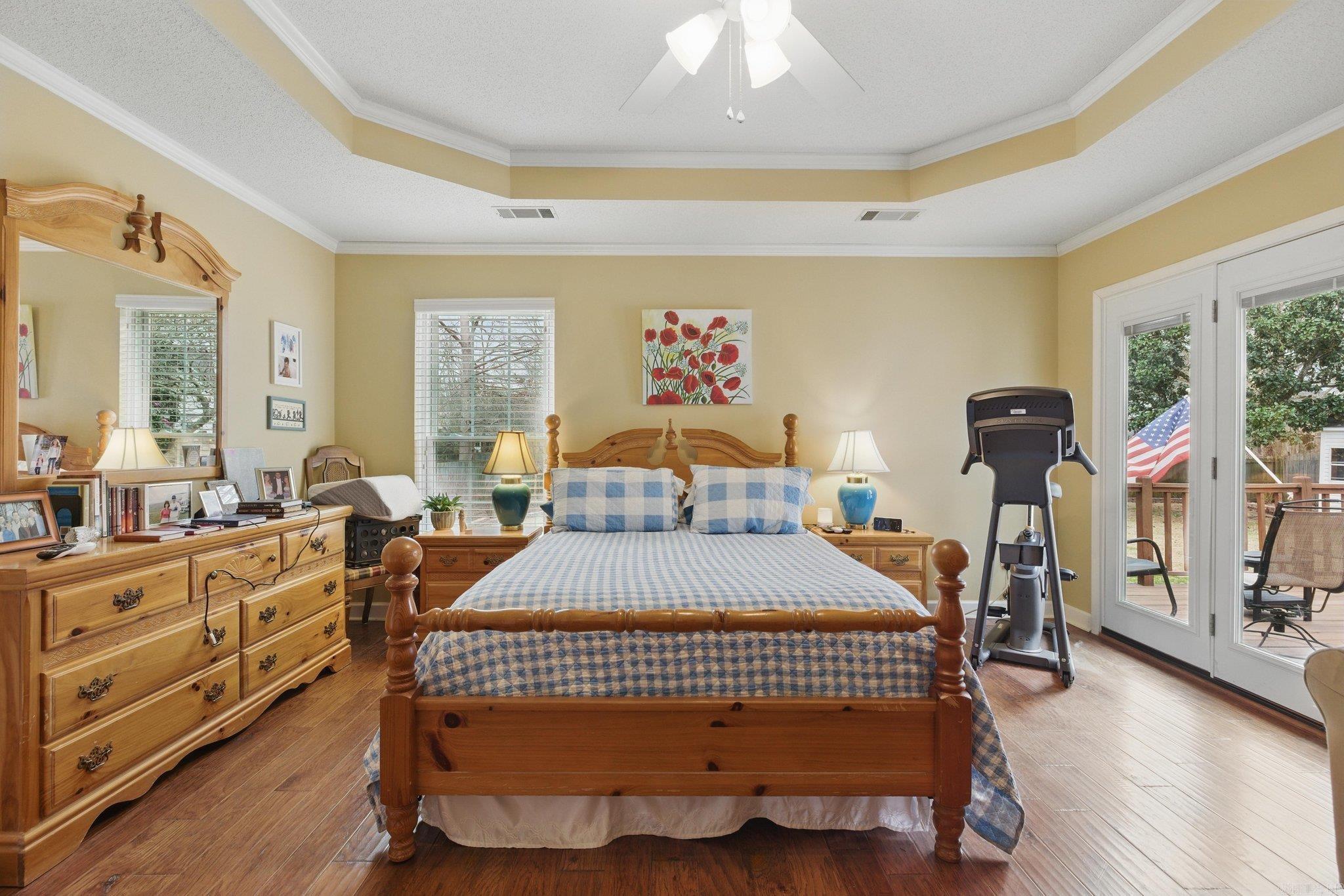 3403 Meadow Creek Drive
