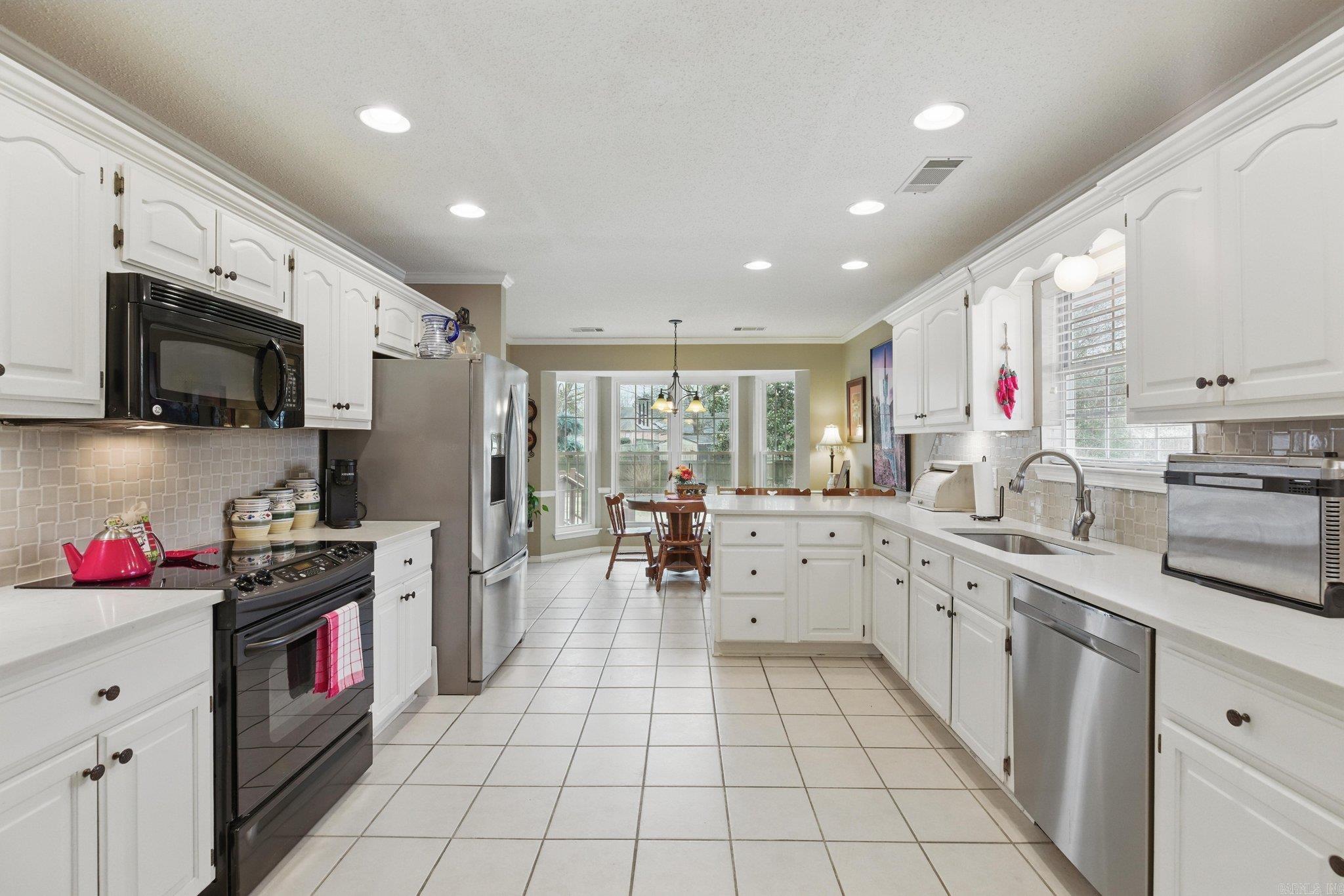 3403 Meadow Creek Drive