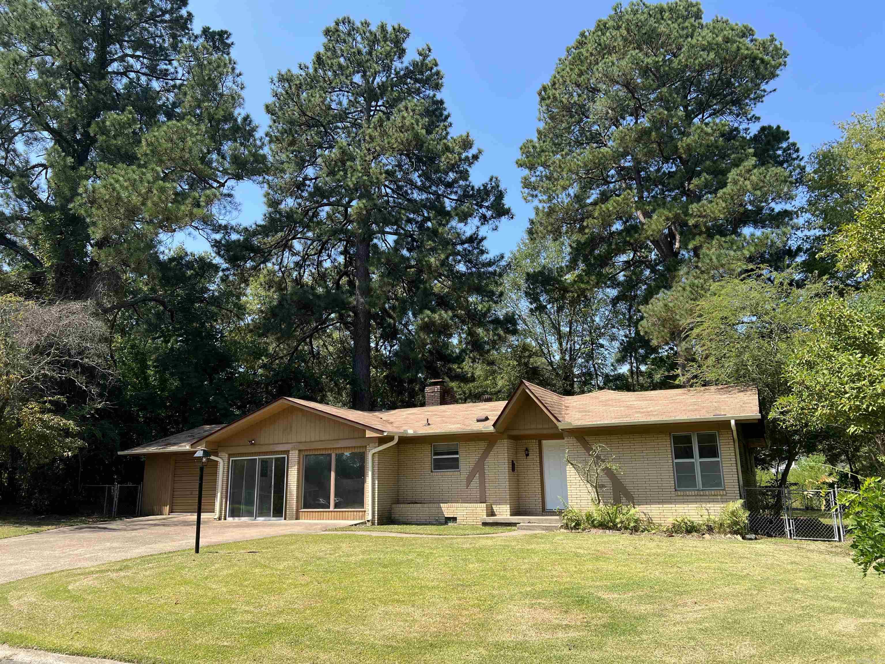 1565 Pine Manor Drive