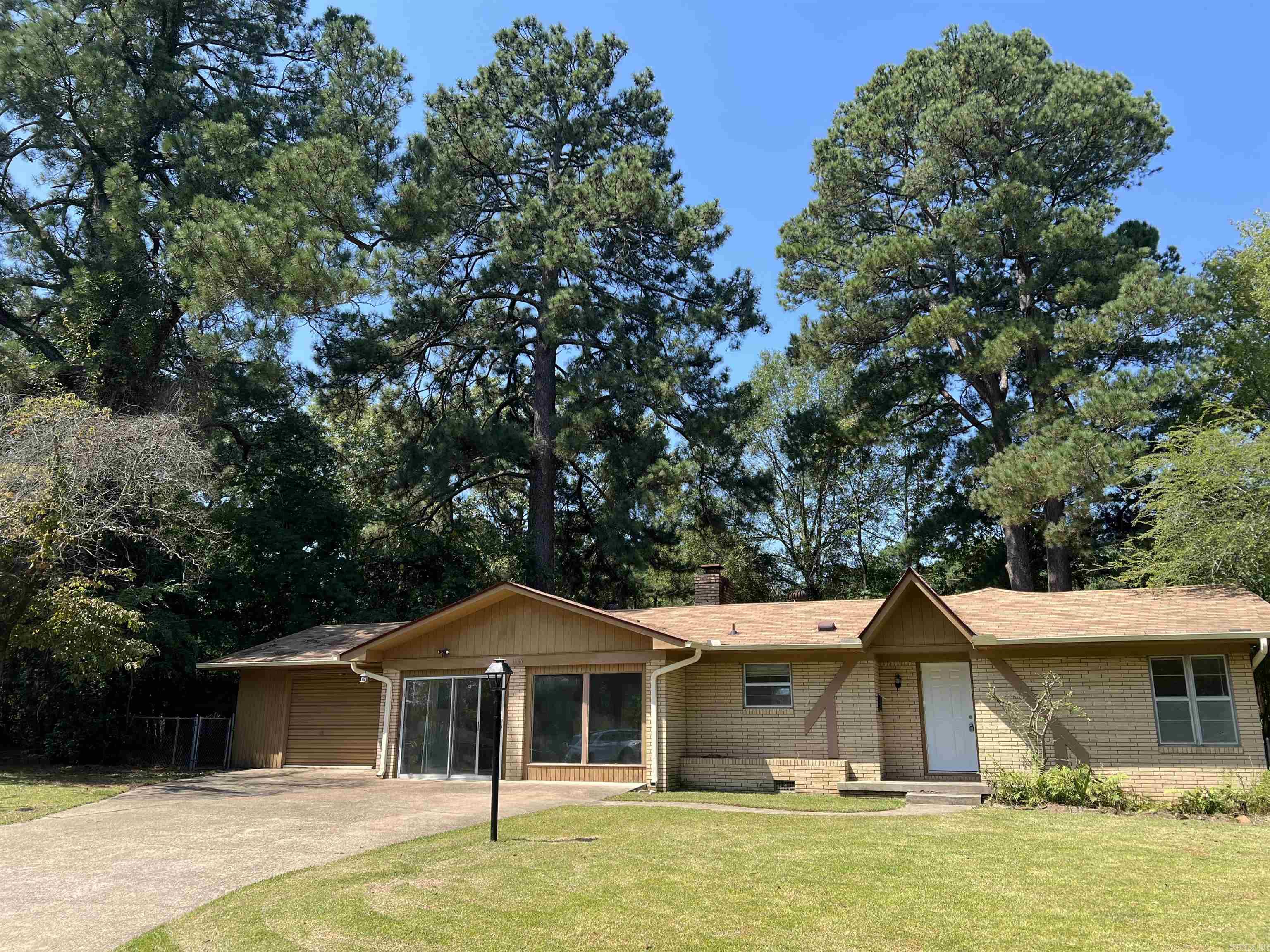 1565 Pine Manor Drive