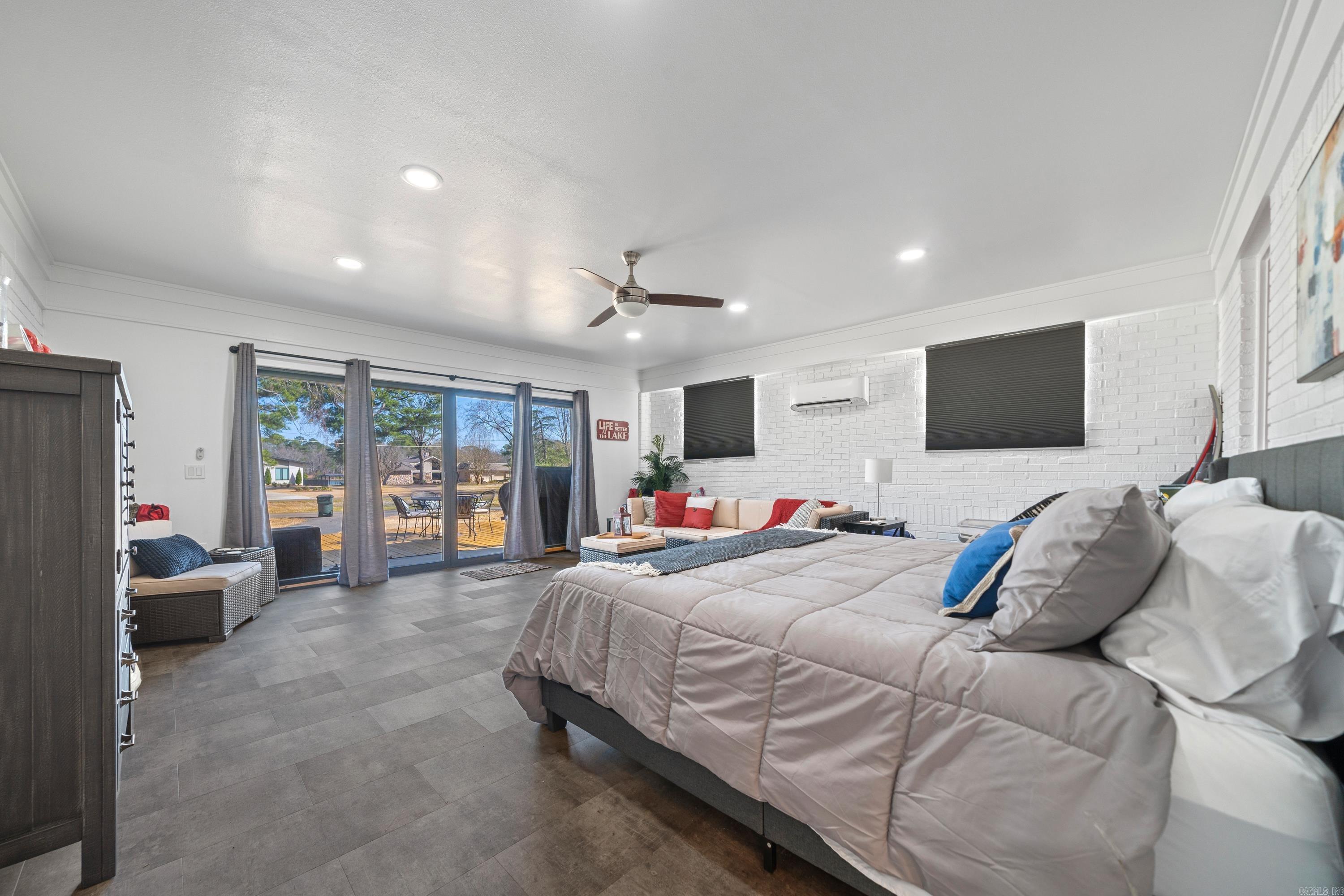 402 Caroline Acres Point
