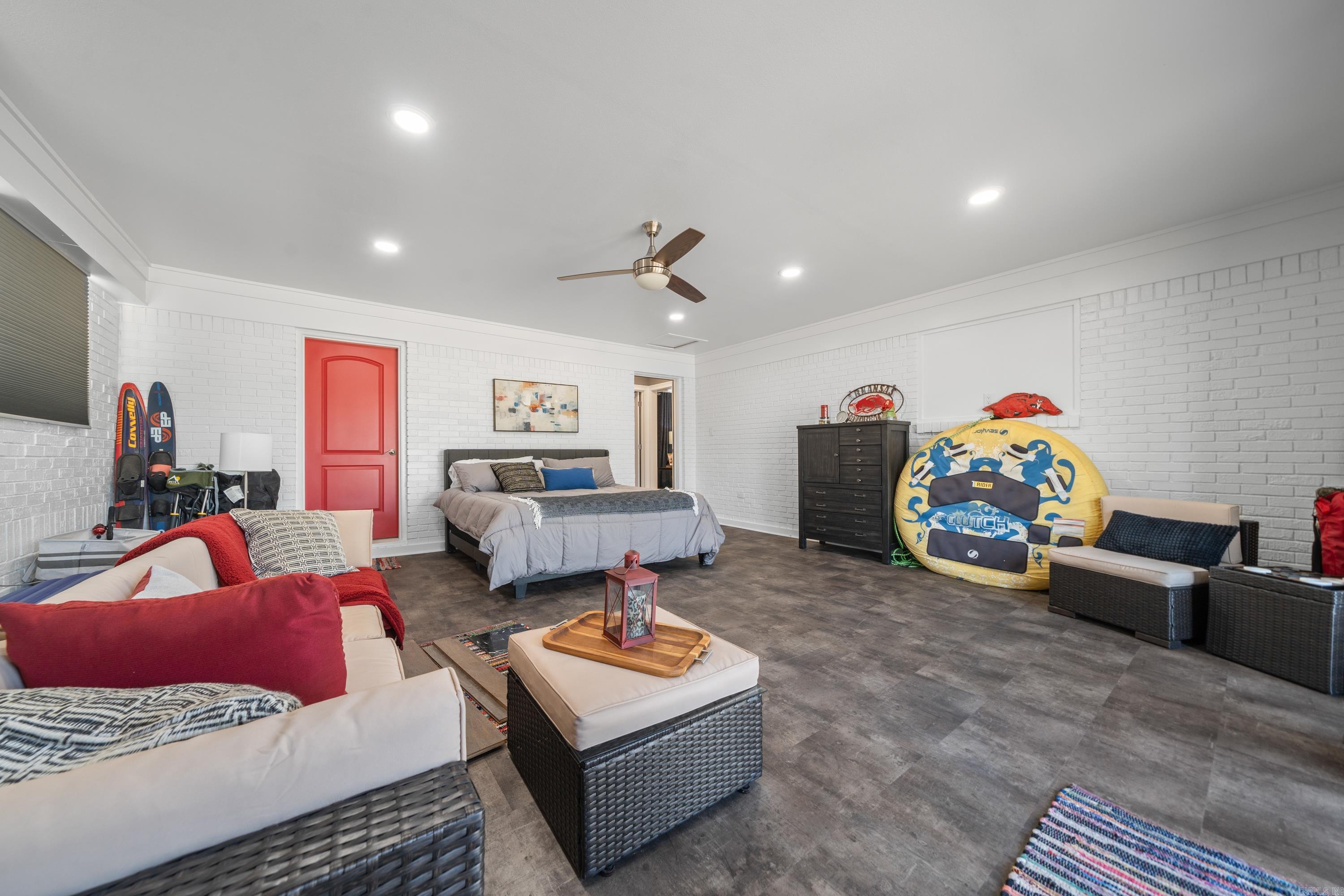 402 Caroline Acres Point