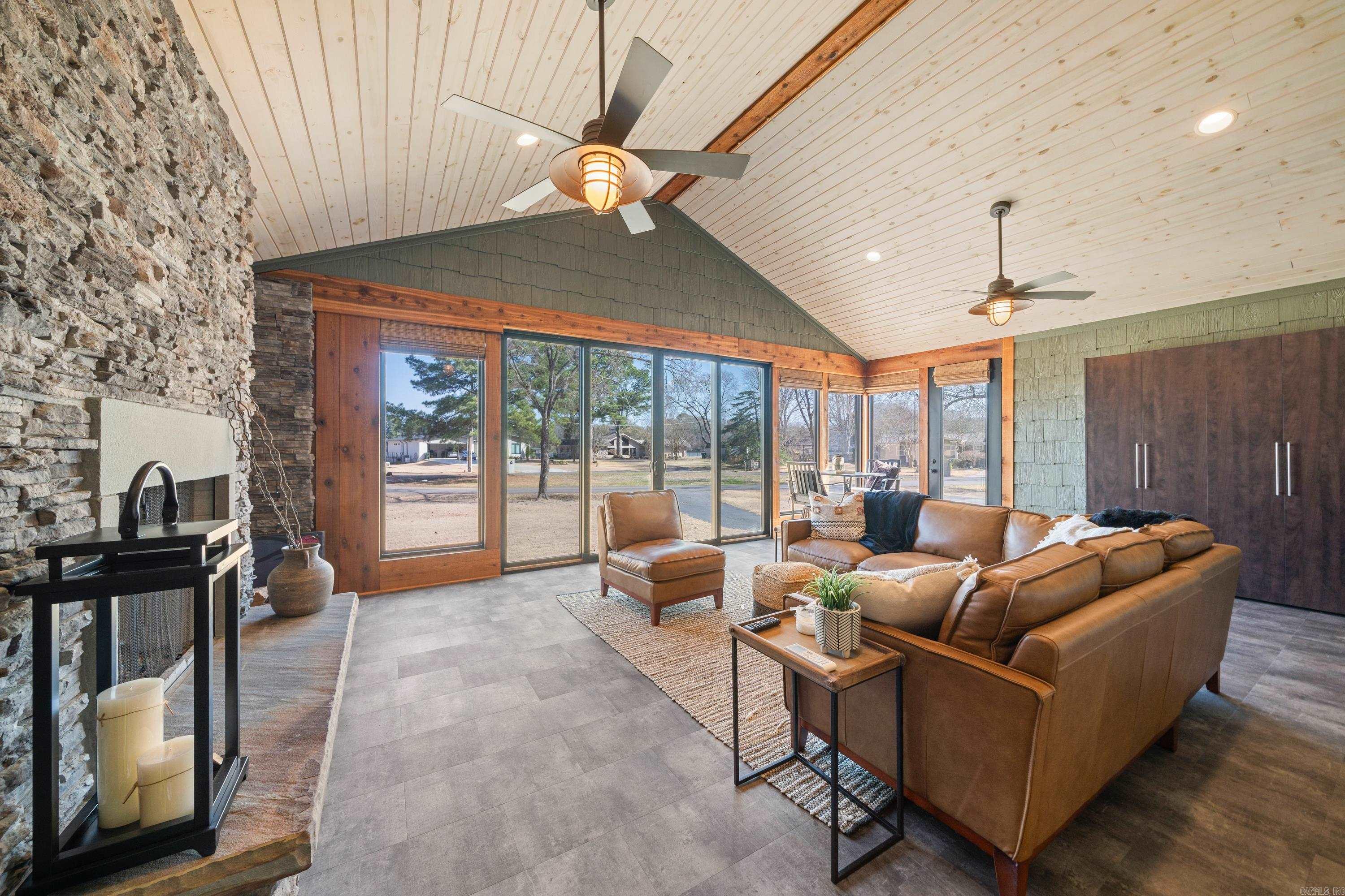402 Caroline Acres Point