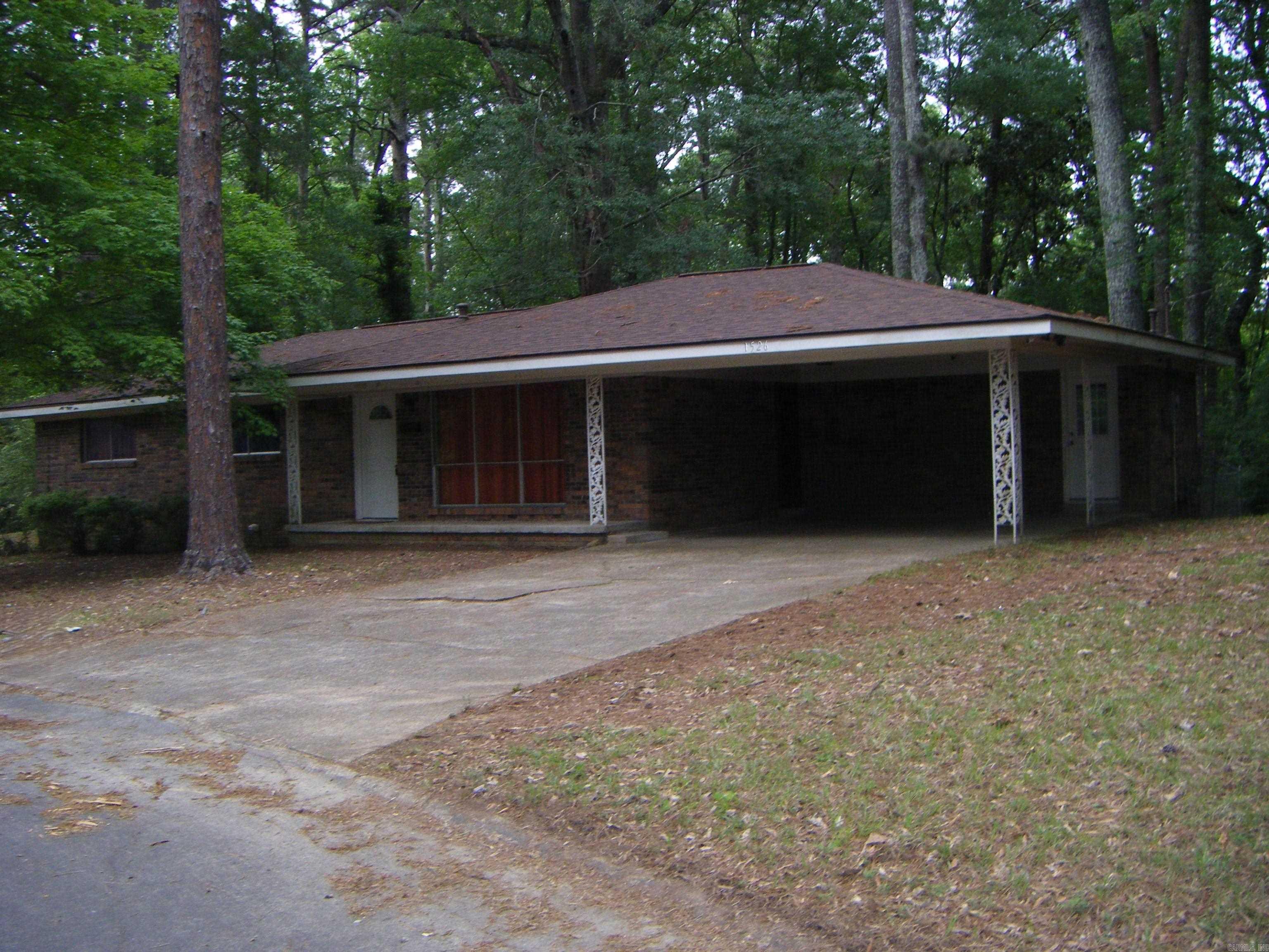 1526 Pine Manor Drive