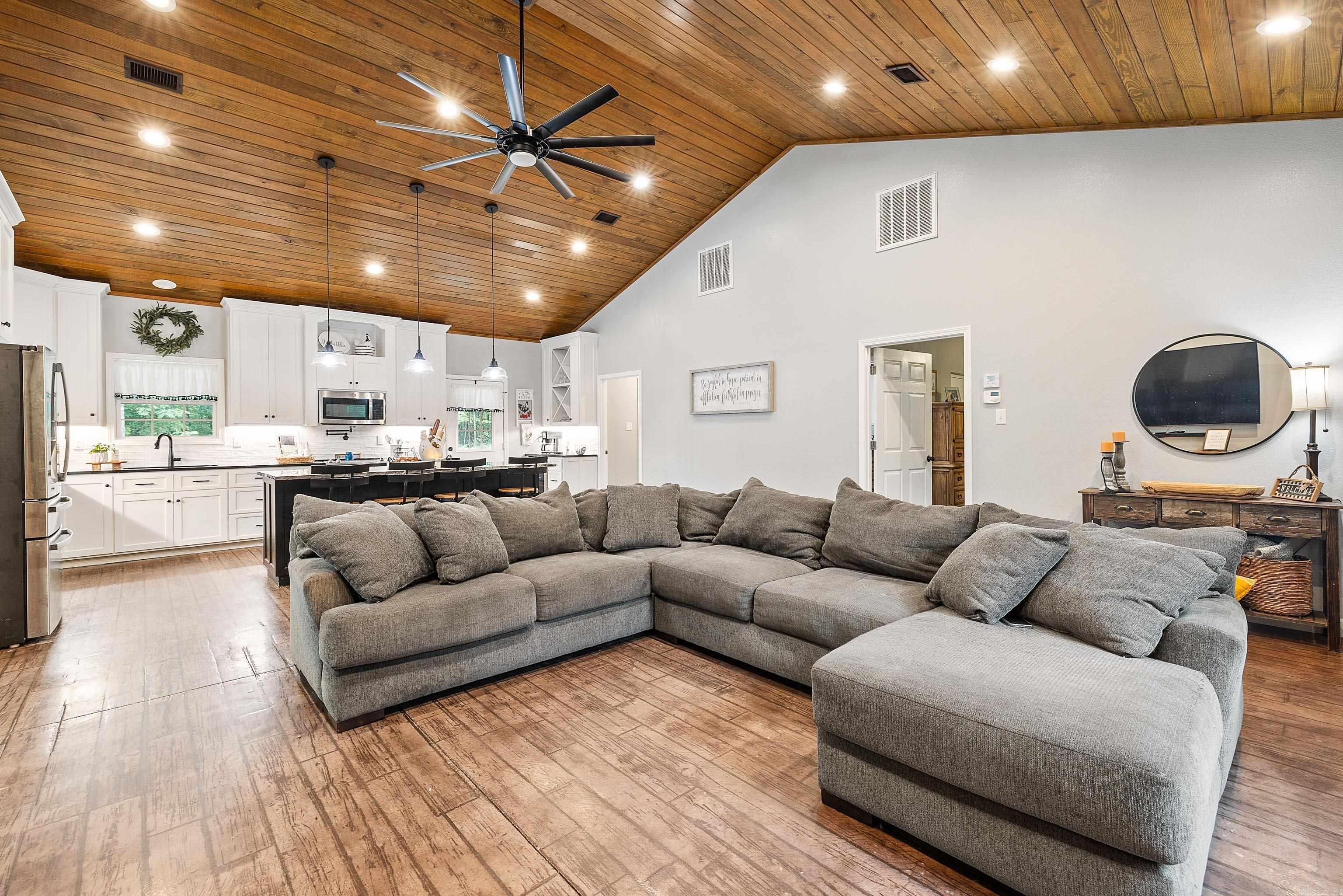 908 Oak Grove Road