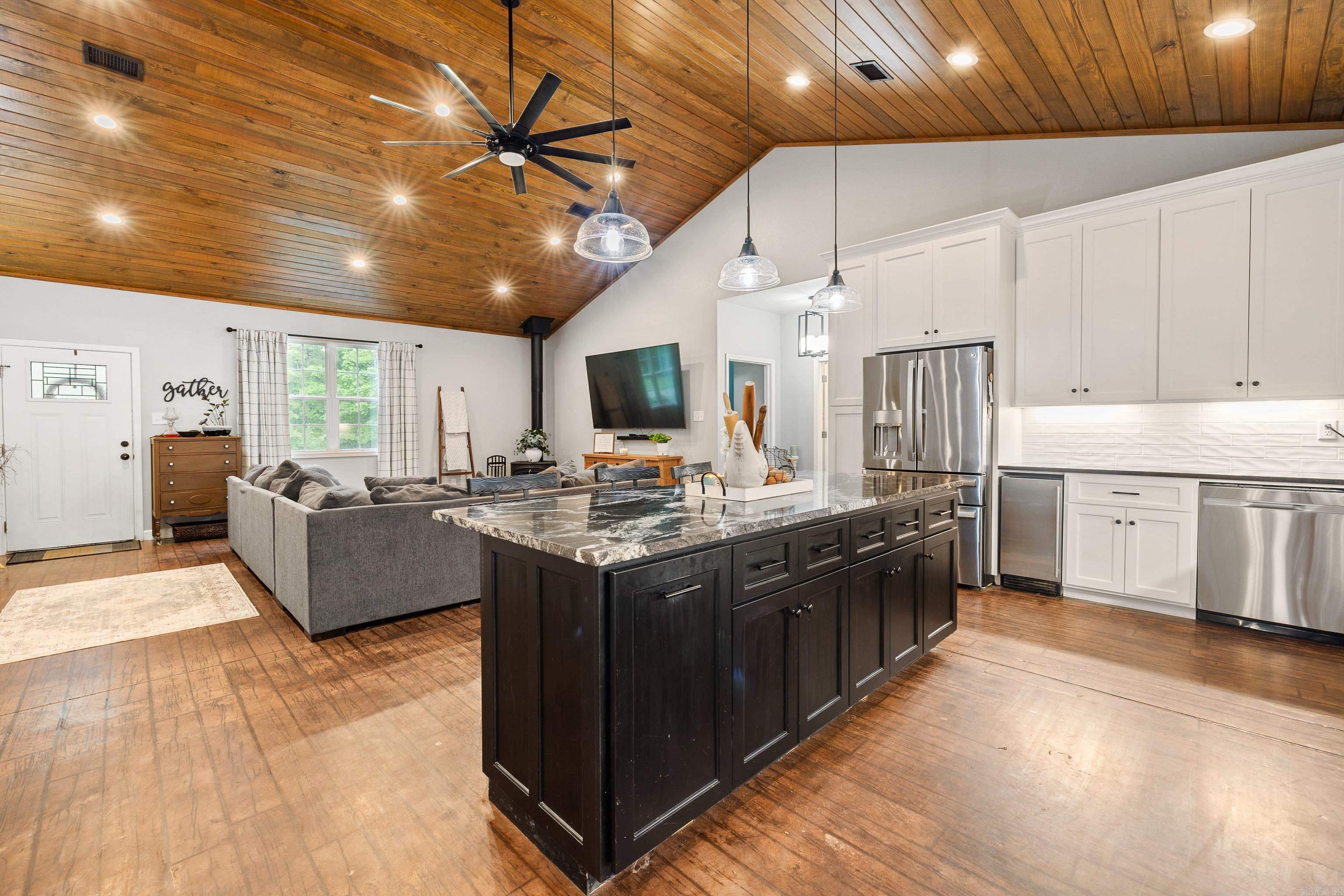 908 Oak Grove Road