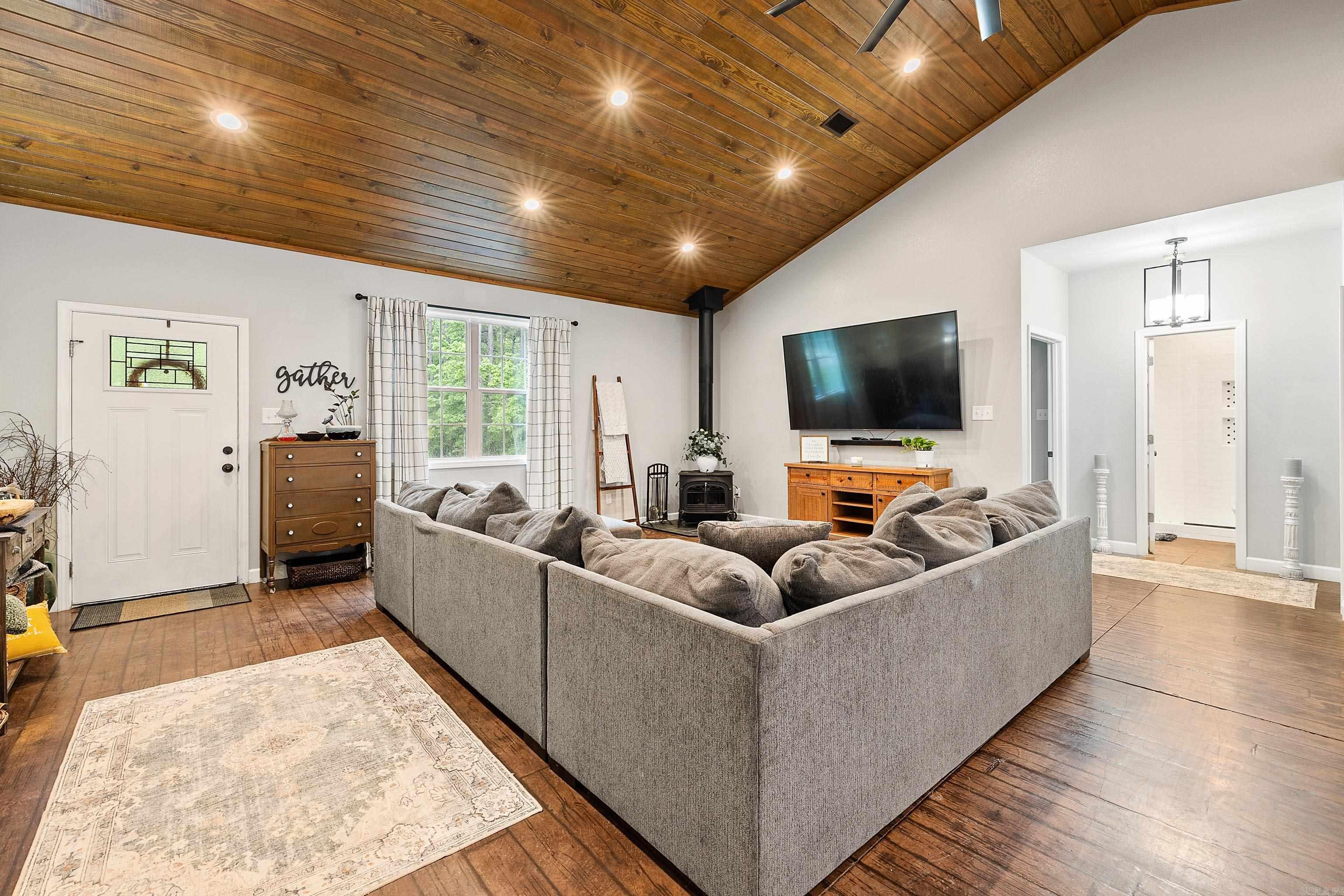 908 Oak Grove Road