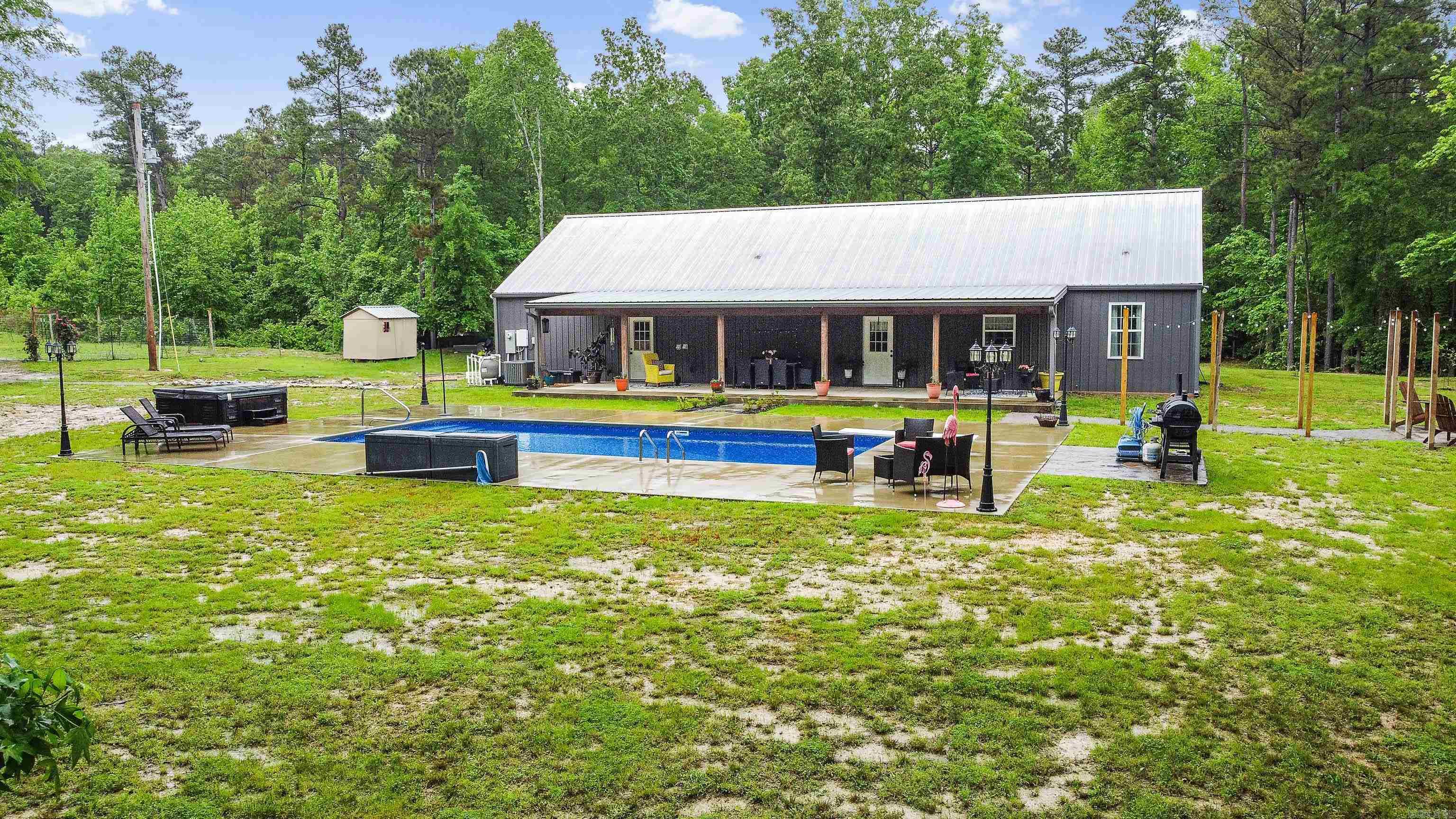 908 Oak Grove Road