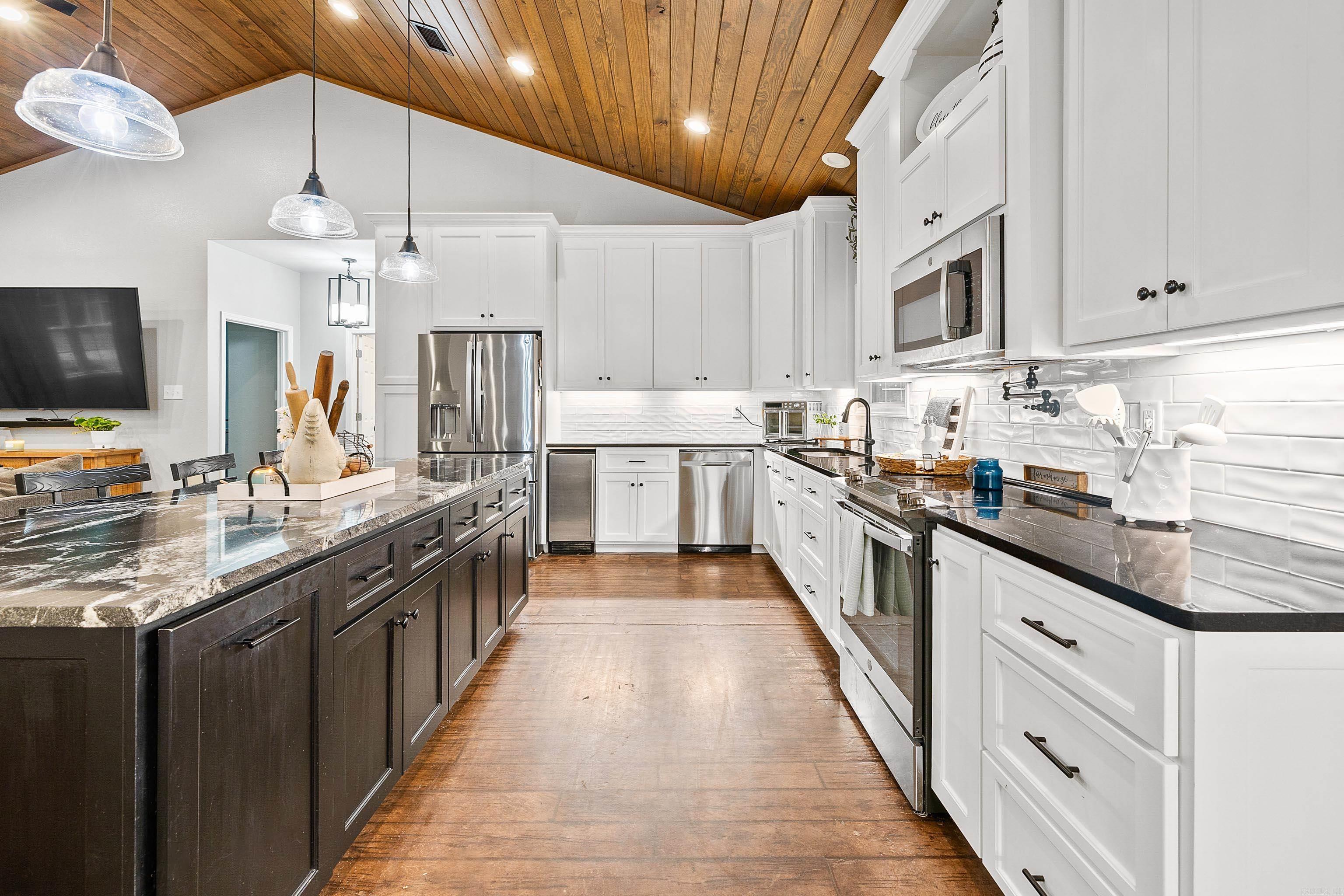 908 Oak Grove Road