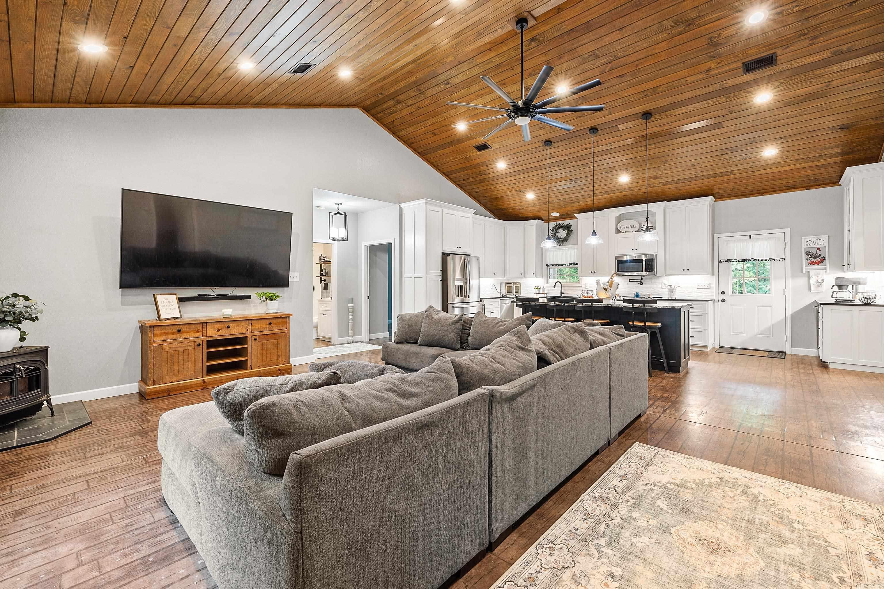 908 Oak Grove Road