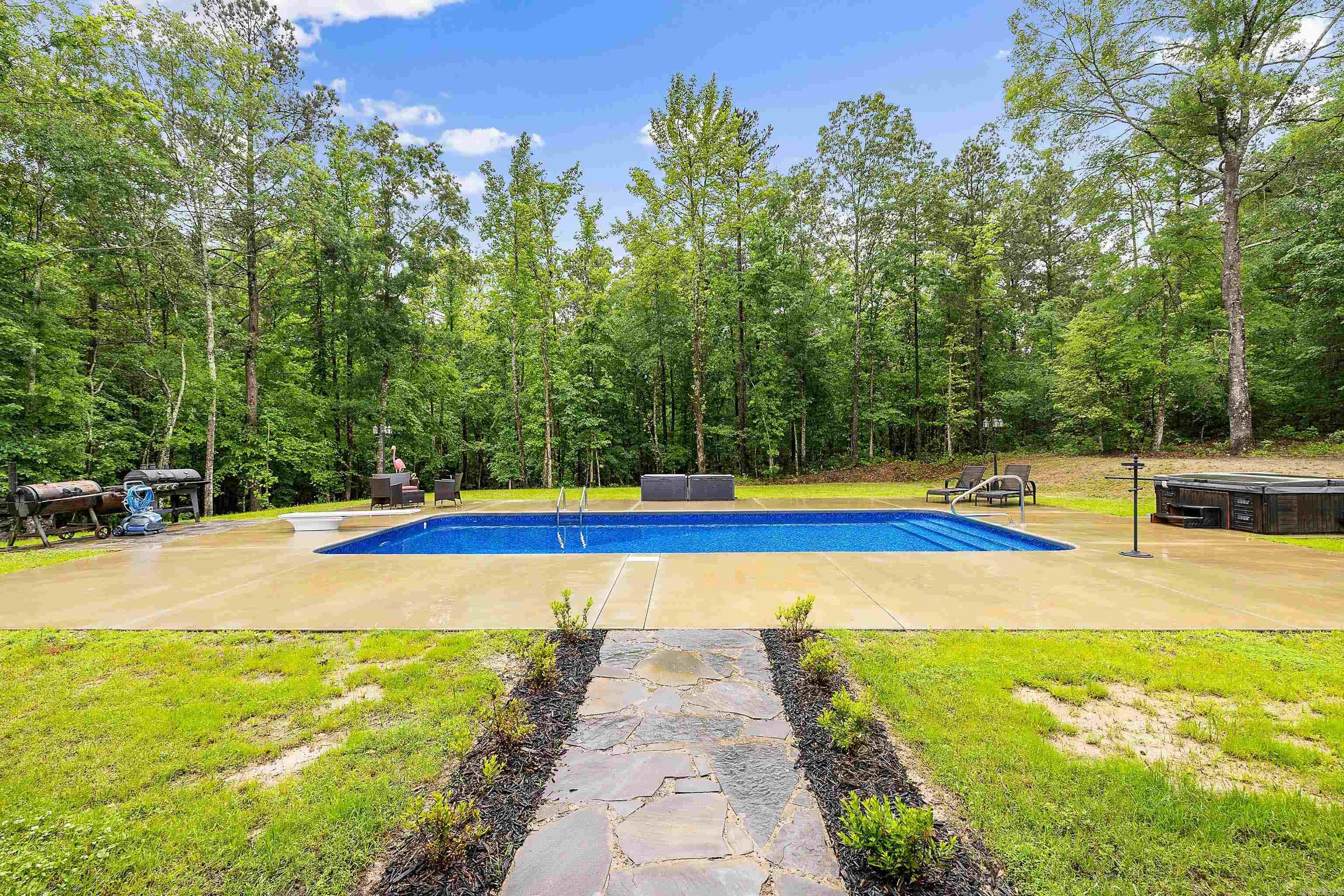 908 Oak Grove Road