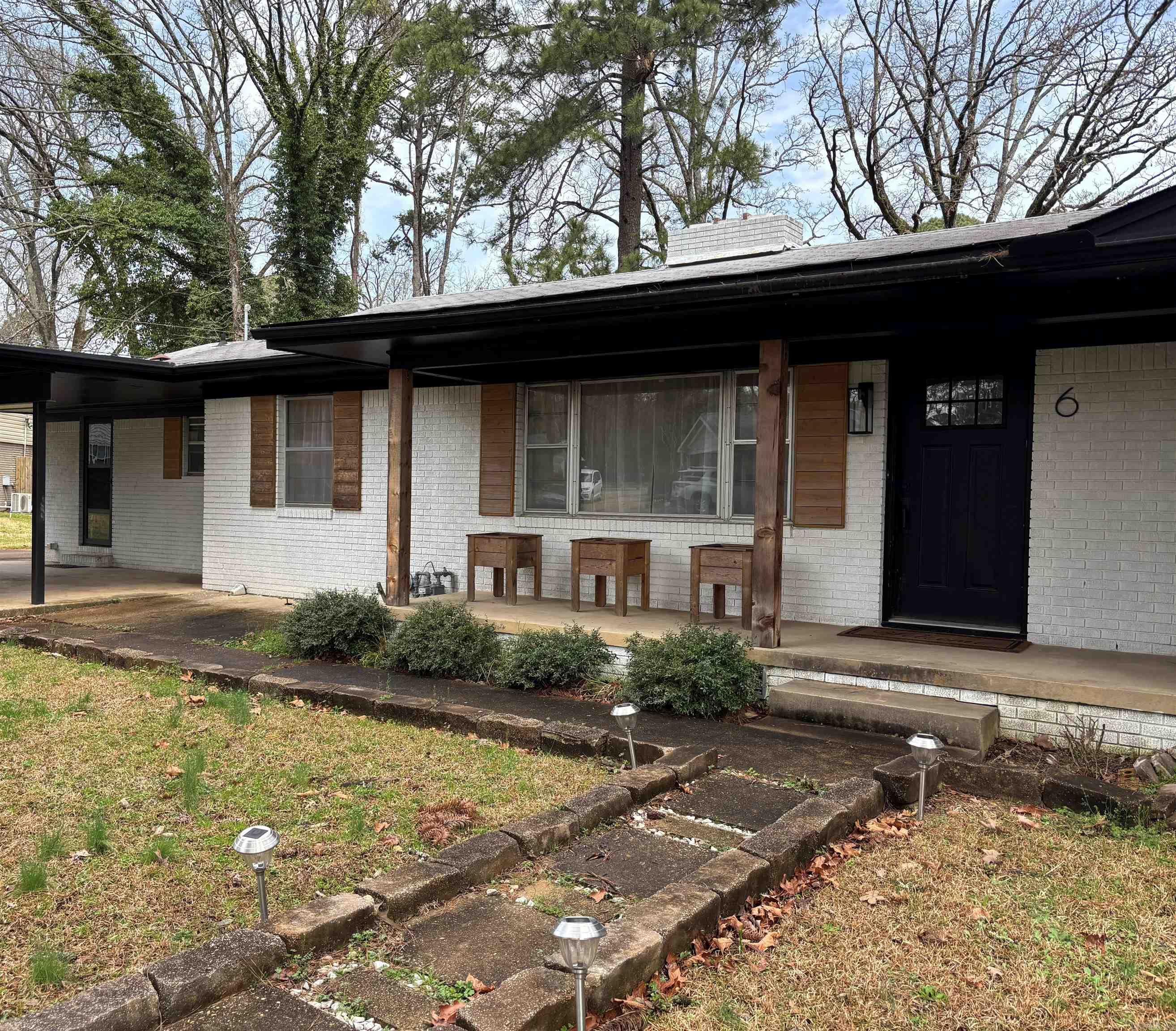 6 Pinewood Drive
