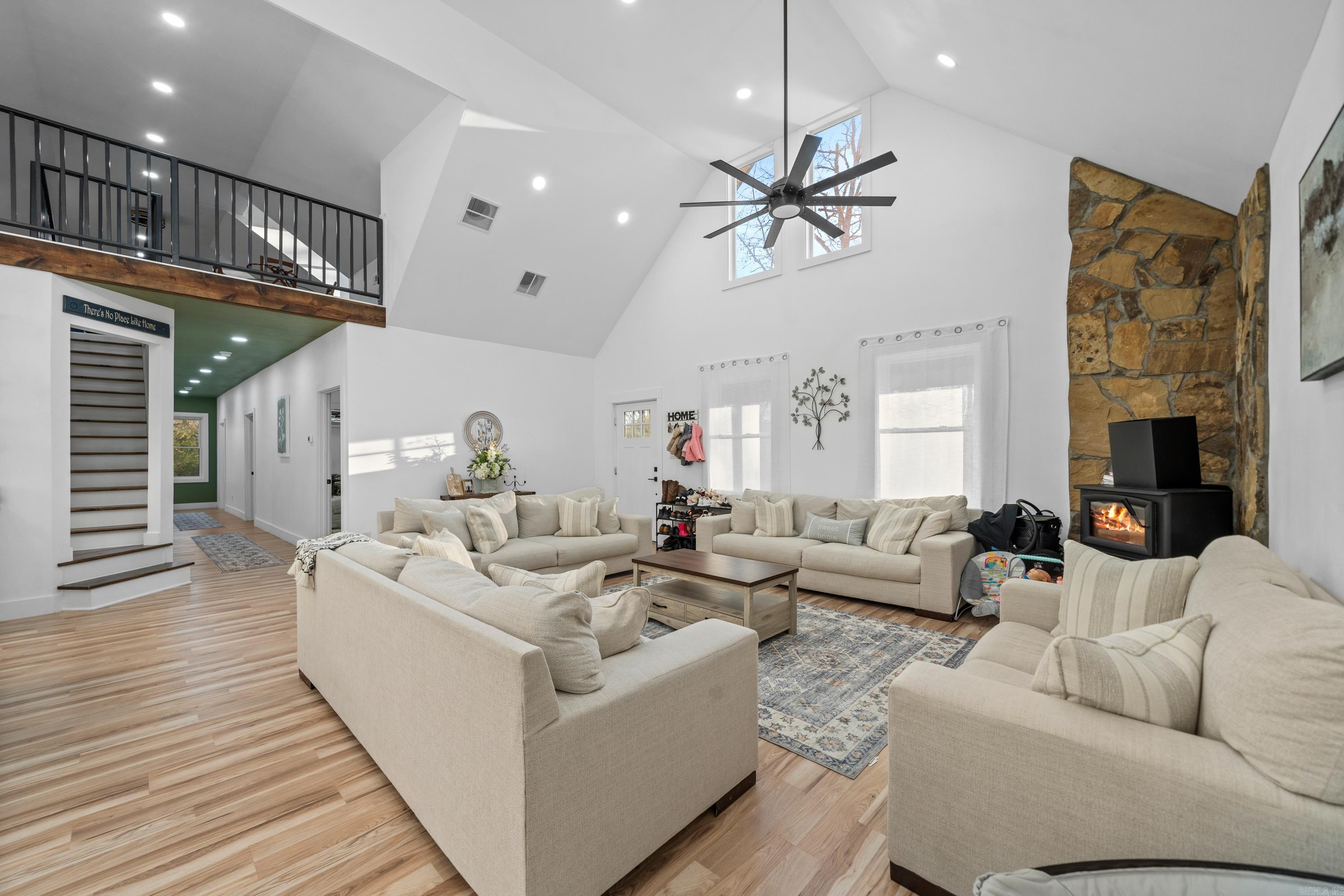2038 Highway 270