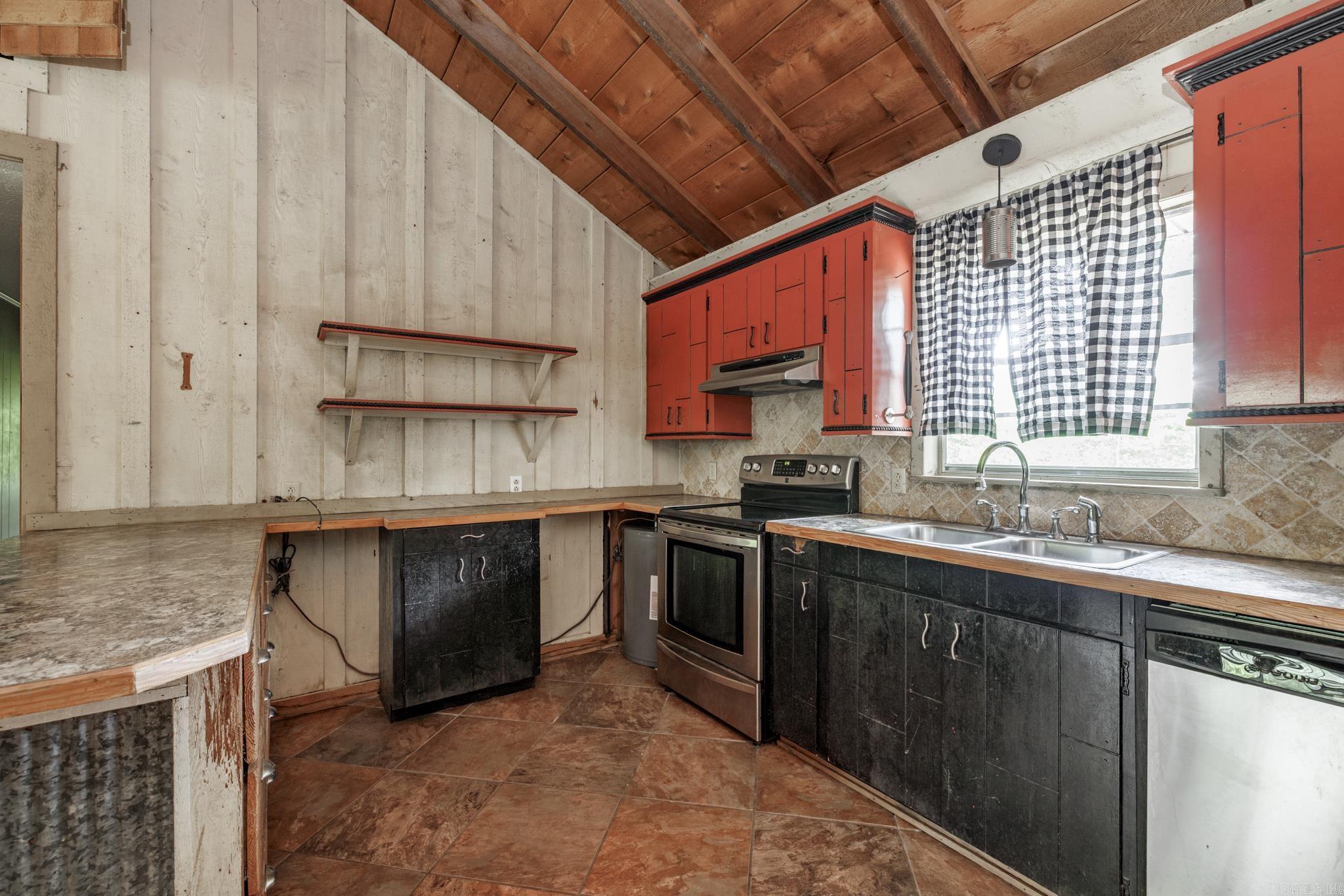 1072 Center Point Road