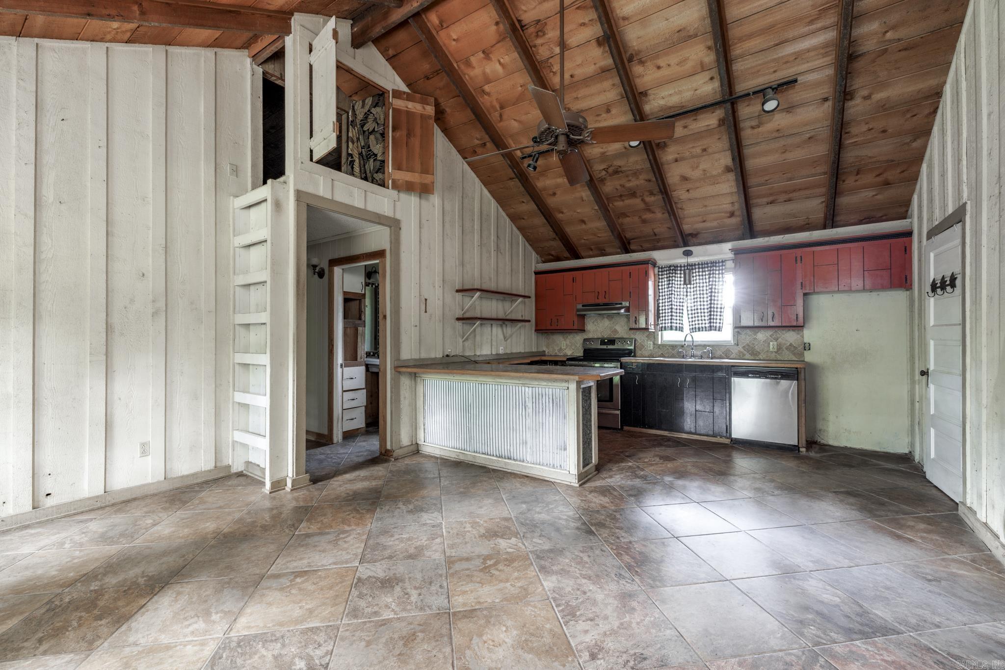 1072 Center Point Road
