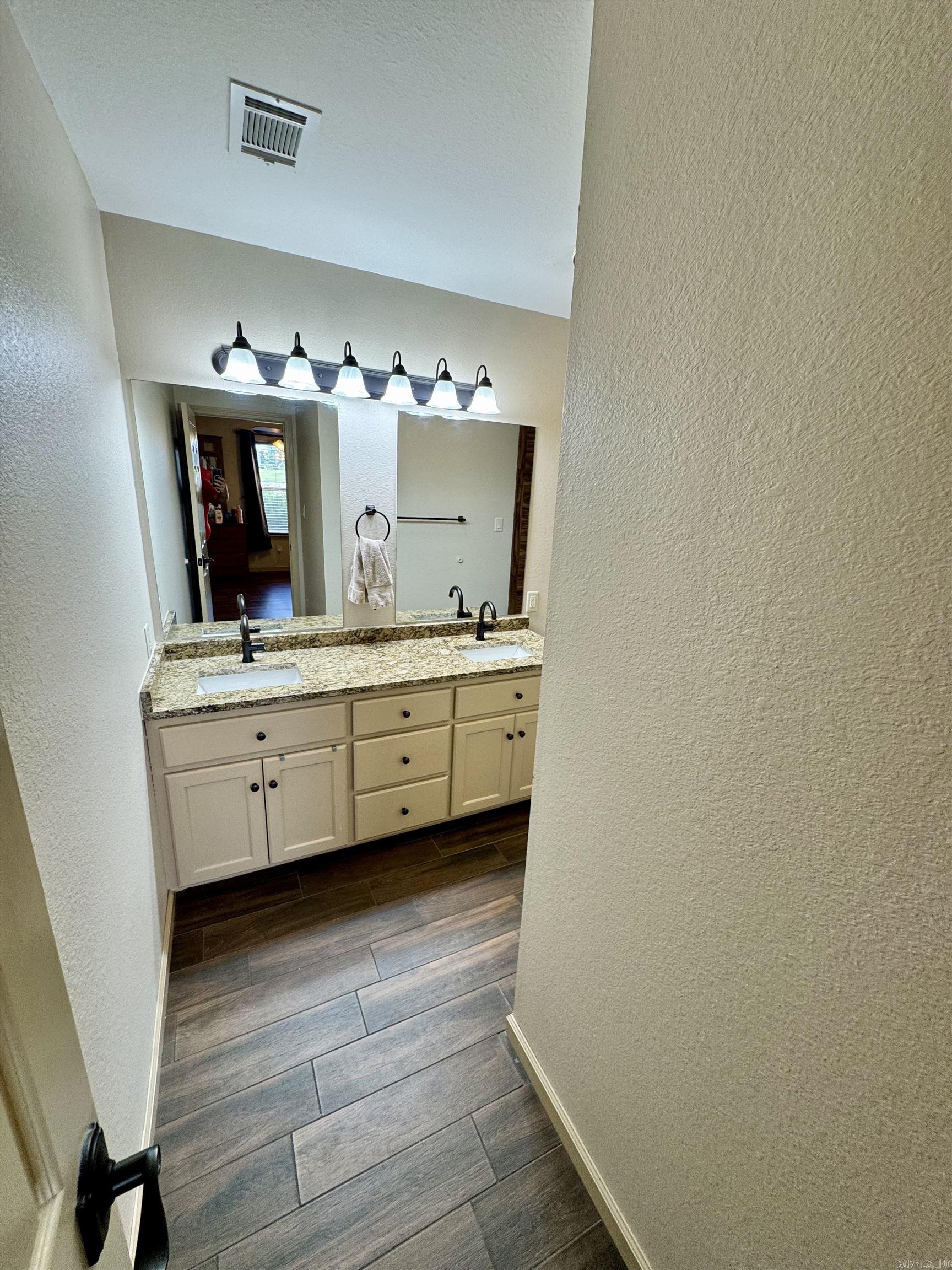 231 Pin Oak Drive