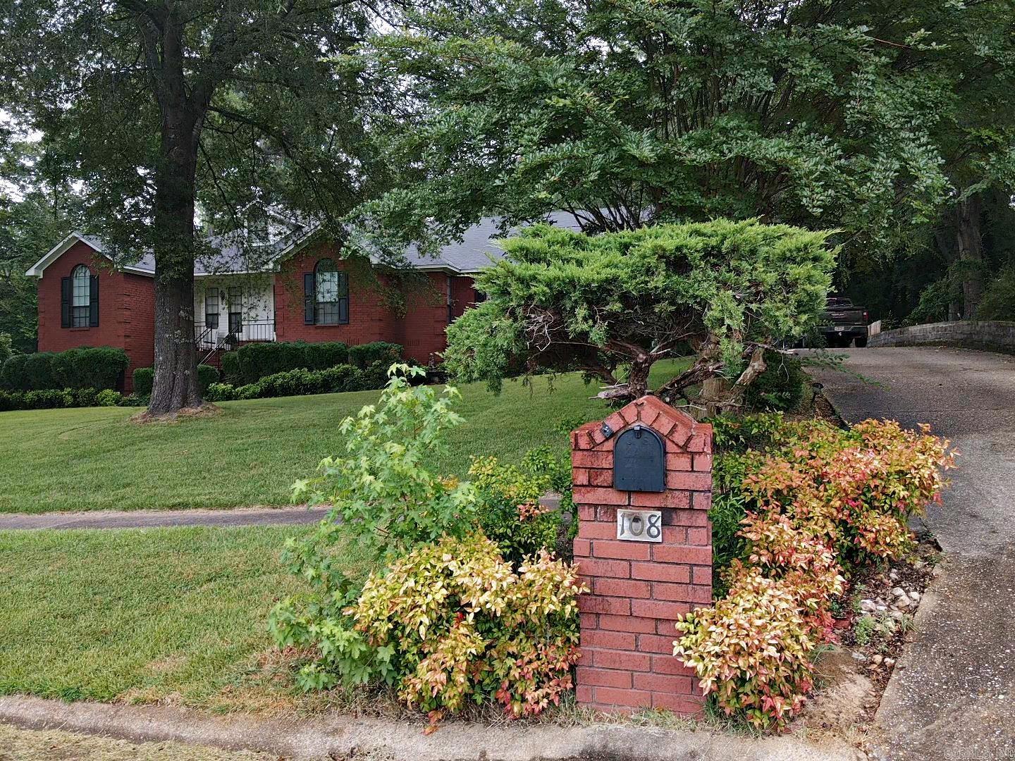 108 Magnolia Drive
