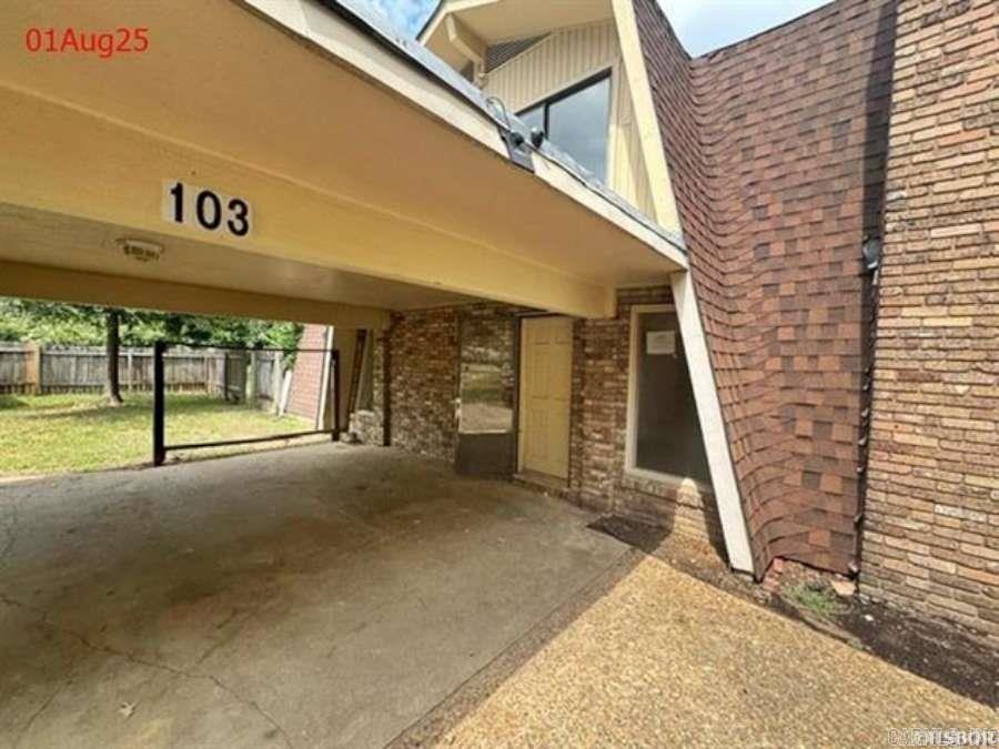103 Stonegate Court