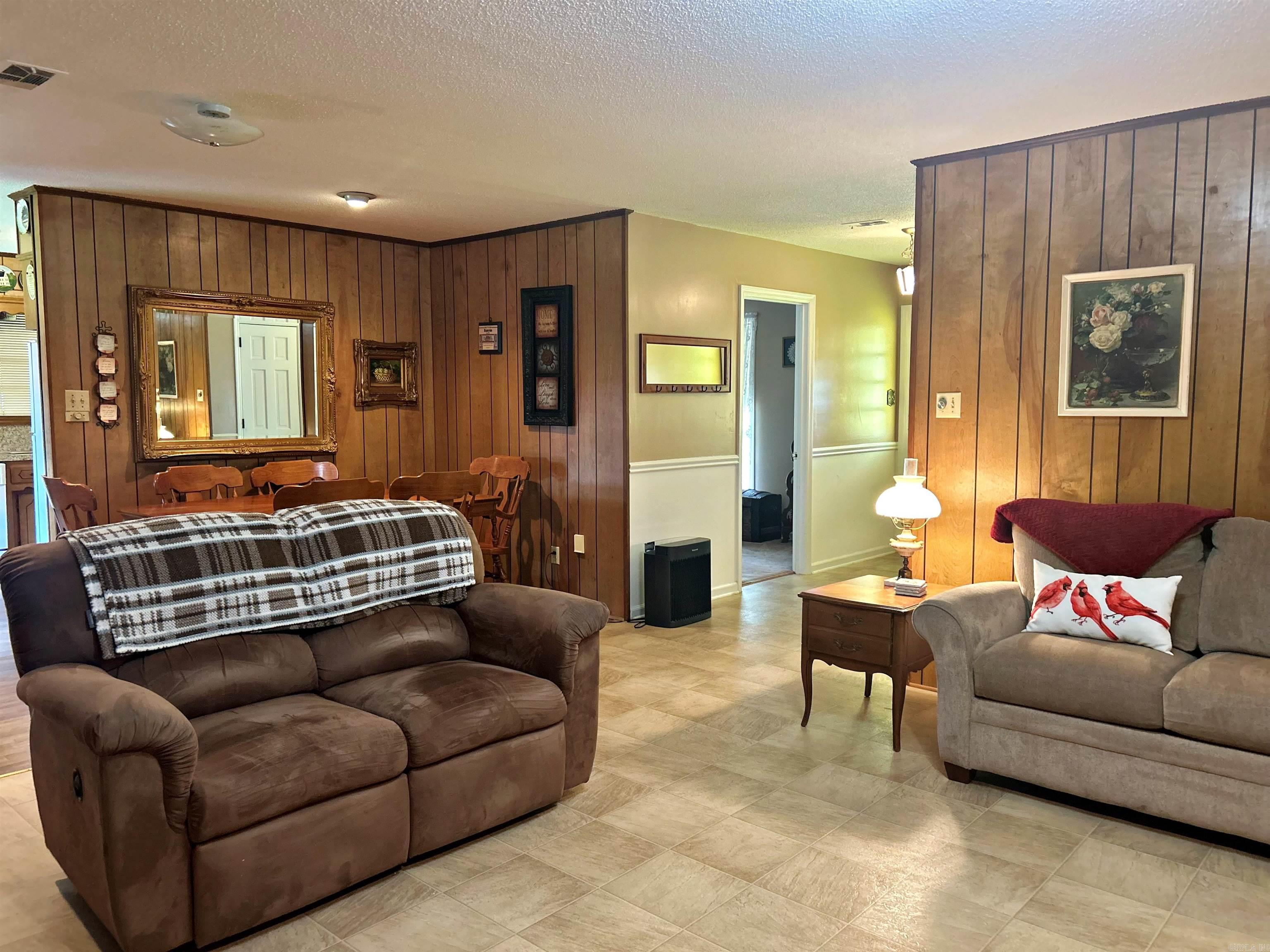 2709 Lynwood Drive